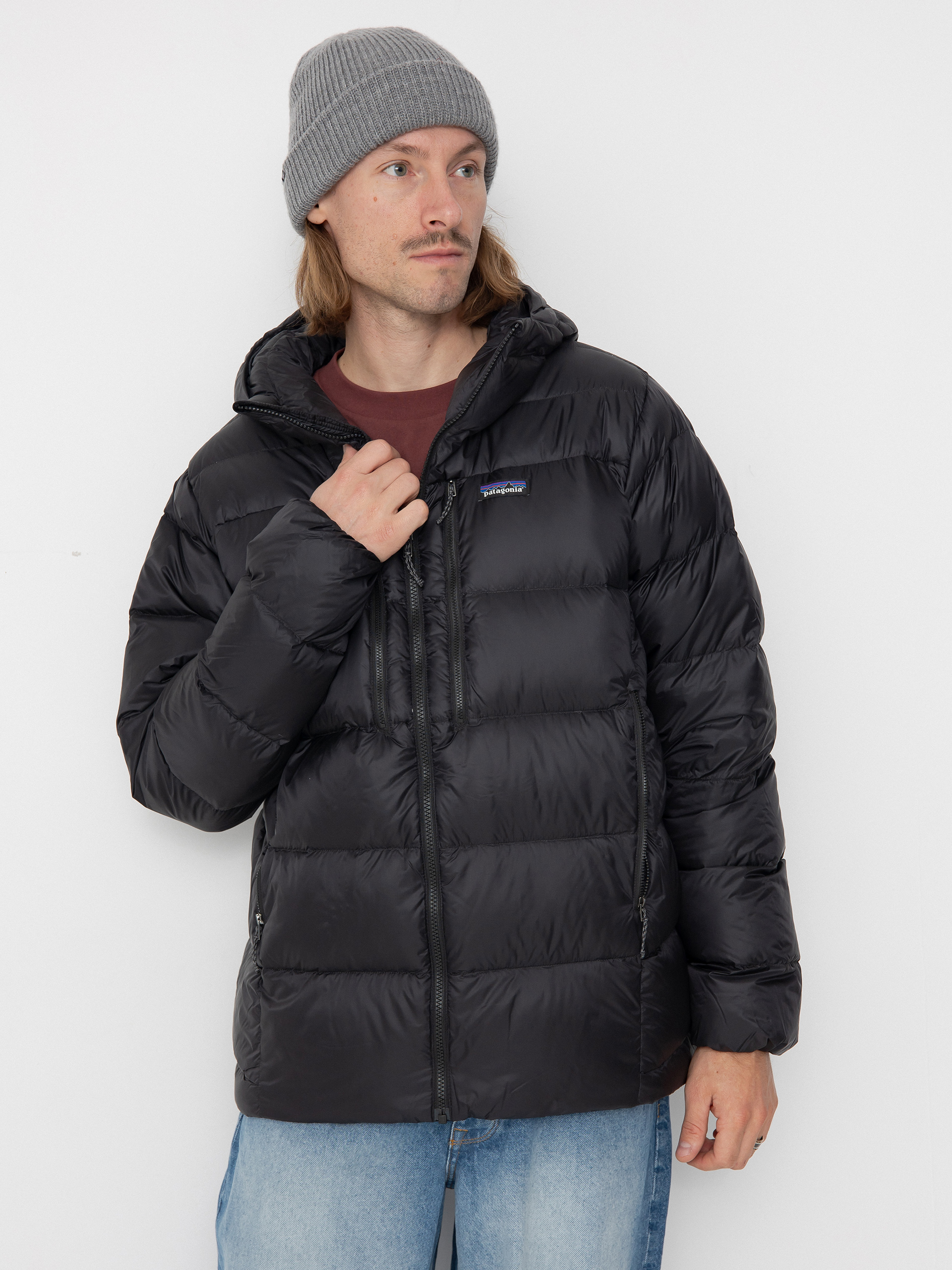 patagonia ダウンジャケット/ダウンベスト 黒 3500625L0007 パタゴニア」の黒ダウンのBEST1は？ 服好きモデルが試着＆本音
