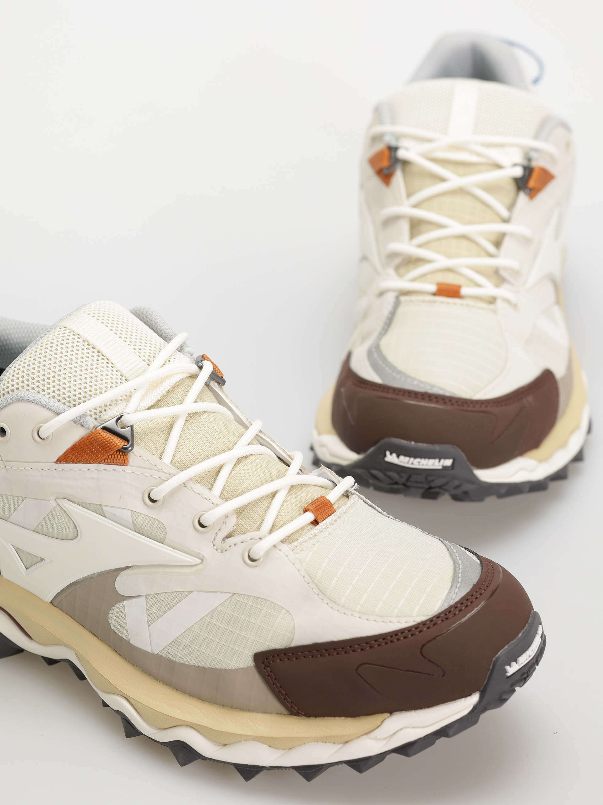 Buty Mizuno Wave Mujin TL GTX (summer sand/pristine/chicory coffee)