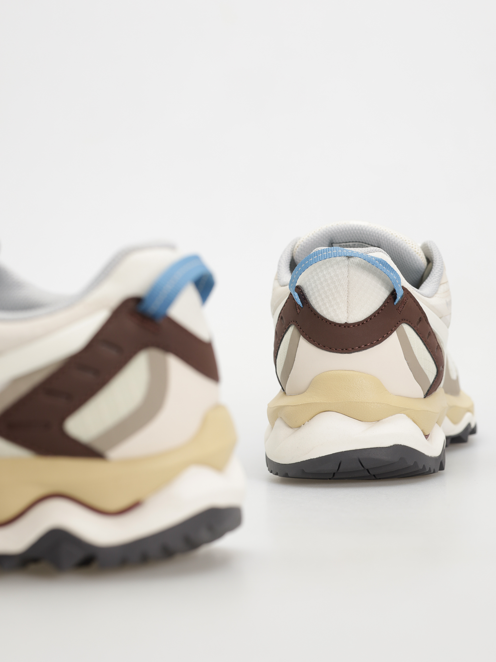 Buty Mizuno Wave Mujin TL GTX (summer sand/pristine/chicory coffee)