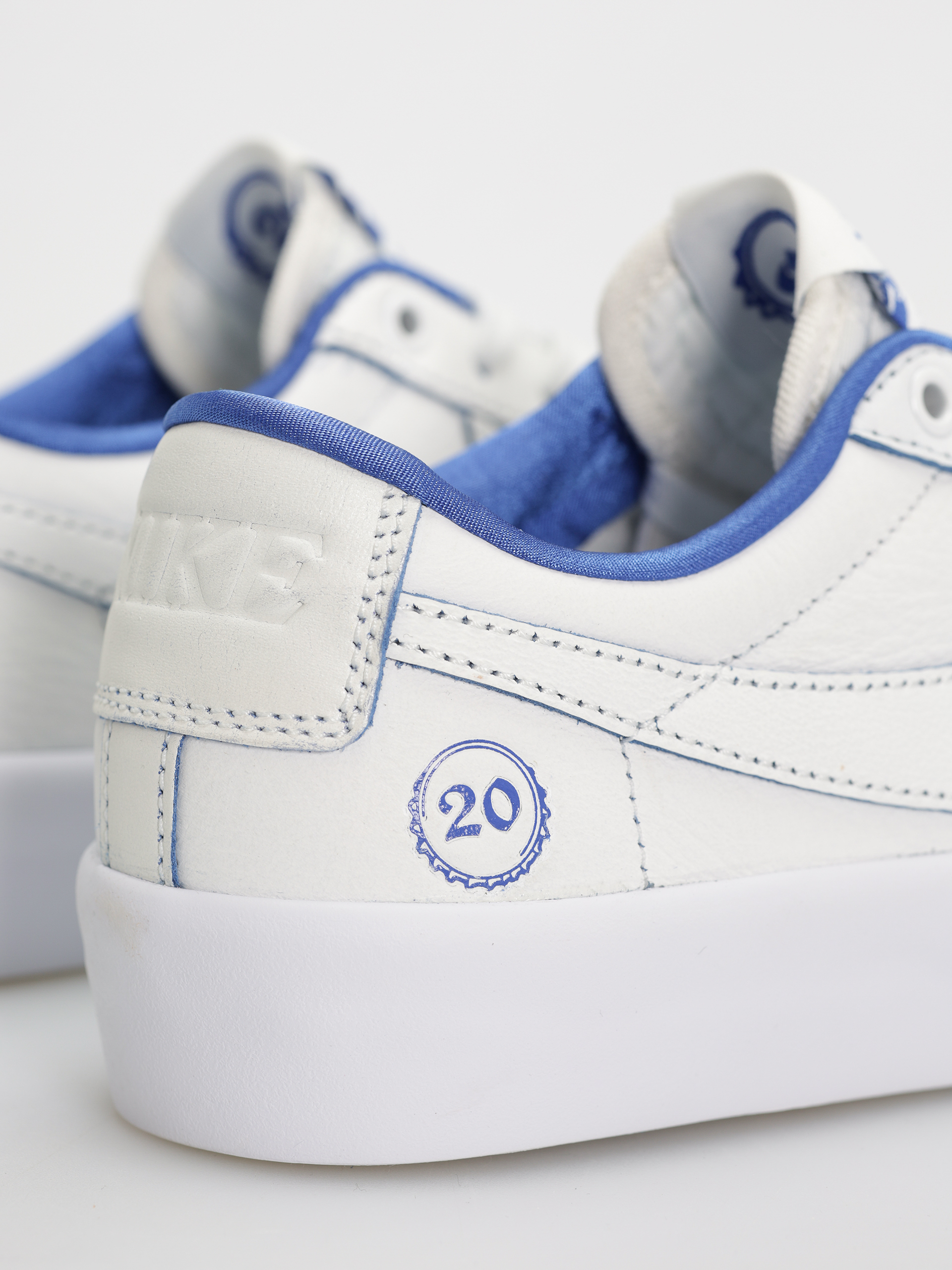 Buty Nike SB Blazer Low Pro Gt Prm (summit white/game royal summit white)
