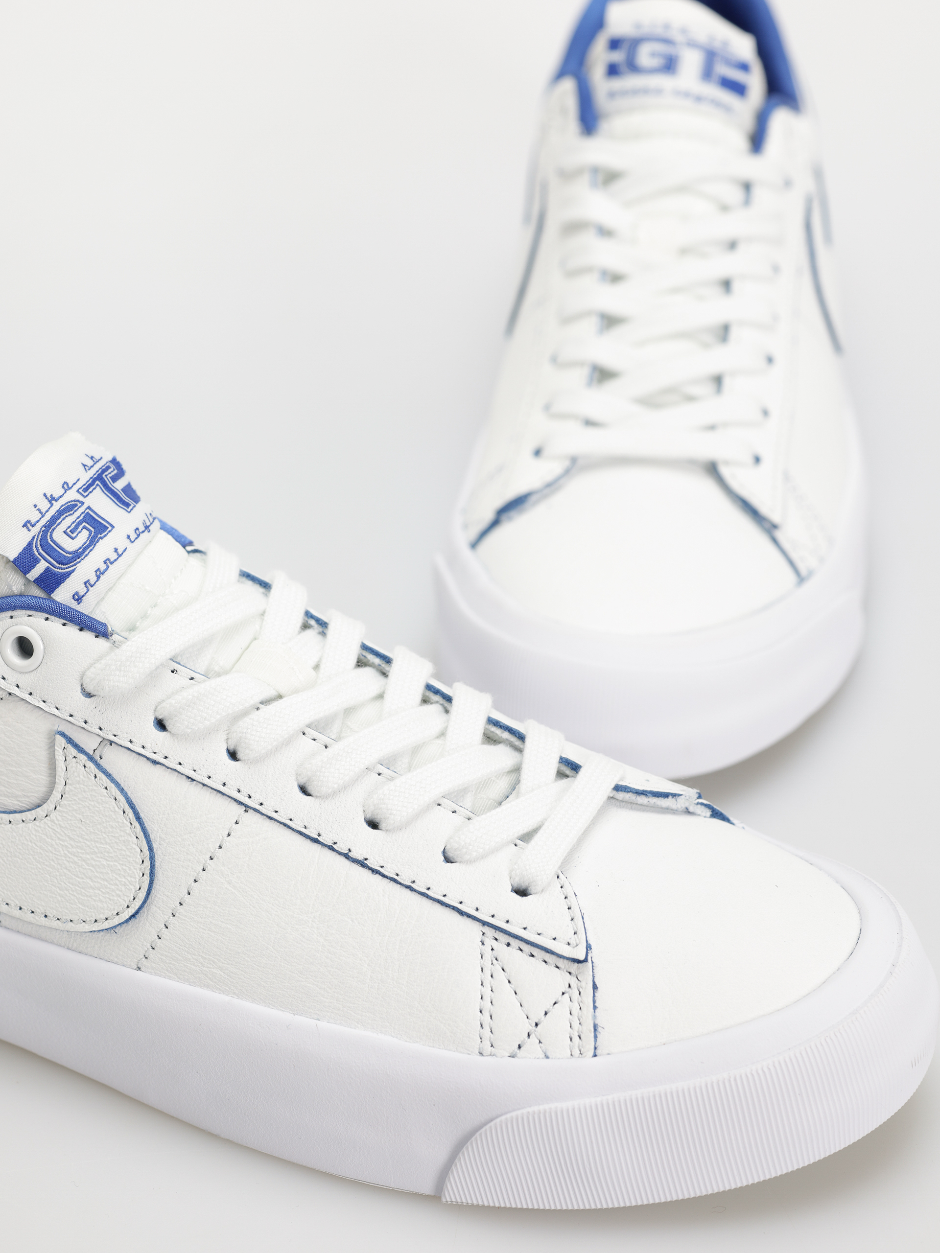 Buty Nike SB Blazer Low Pro Gt Prm (summit white/game royal summit white)