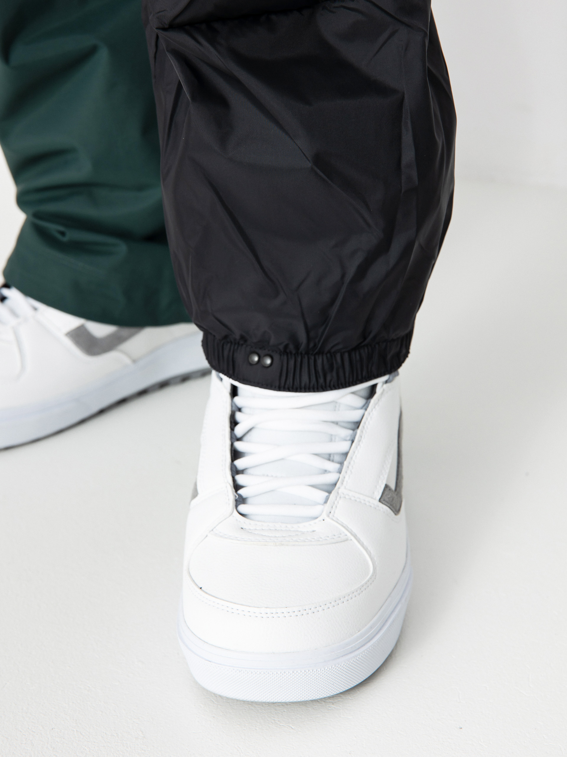 Męskie Spodnie snowboardowe Vans Mte Hellbound (black/green gables)