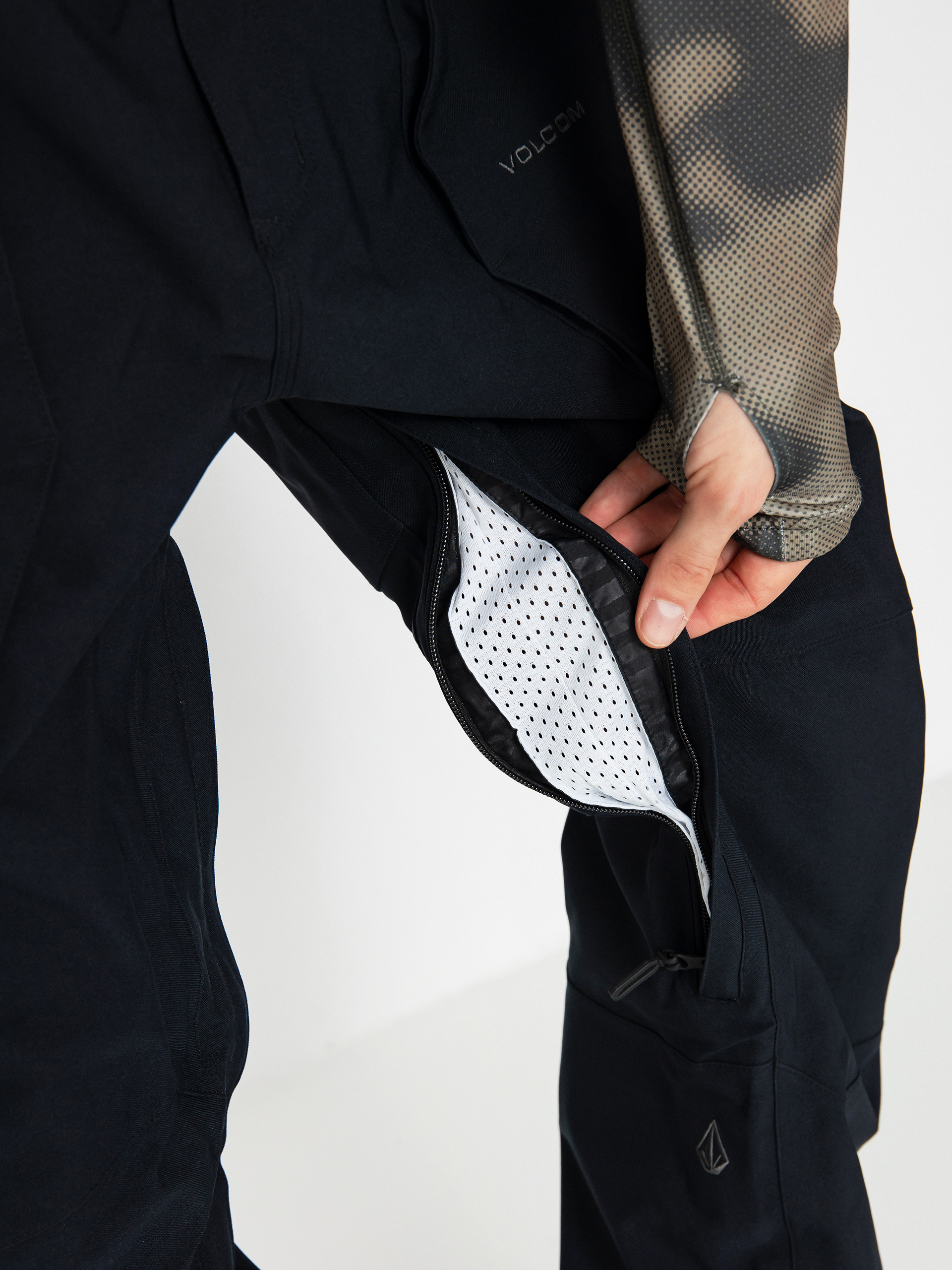 Męskie Spodnie snowboardowe Volcom Roan Bib Overall (black)