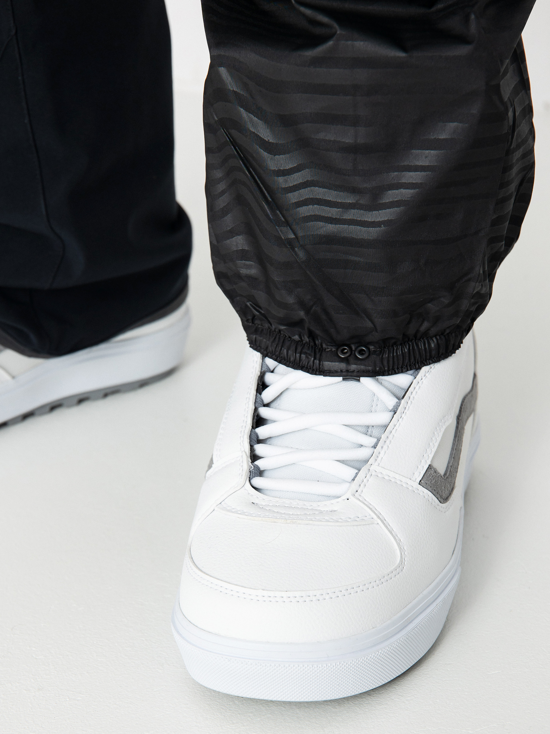 Męskie Spodnie snowboardowe Volcom Roan Bib Overall (black)