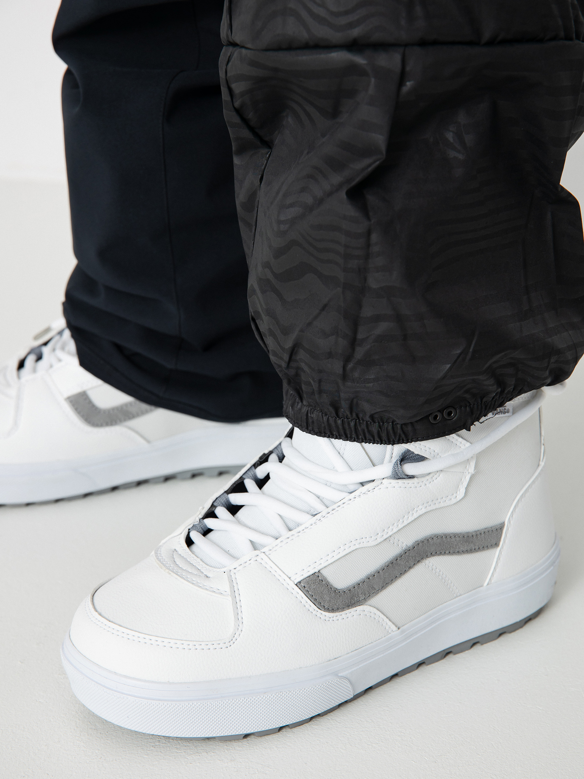 Męskie Spodnie snowboardowe Volcom Freakin Snow Chino (black)