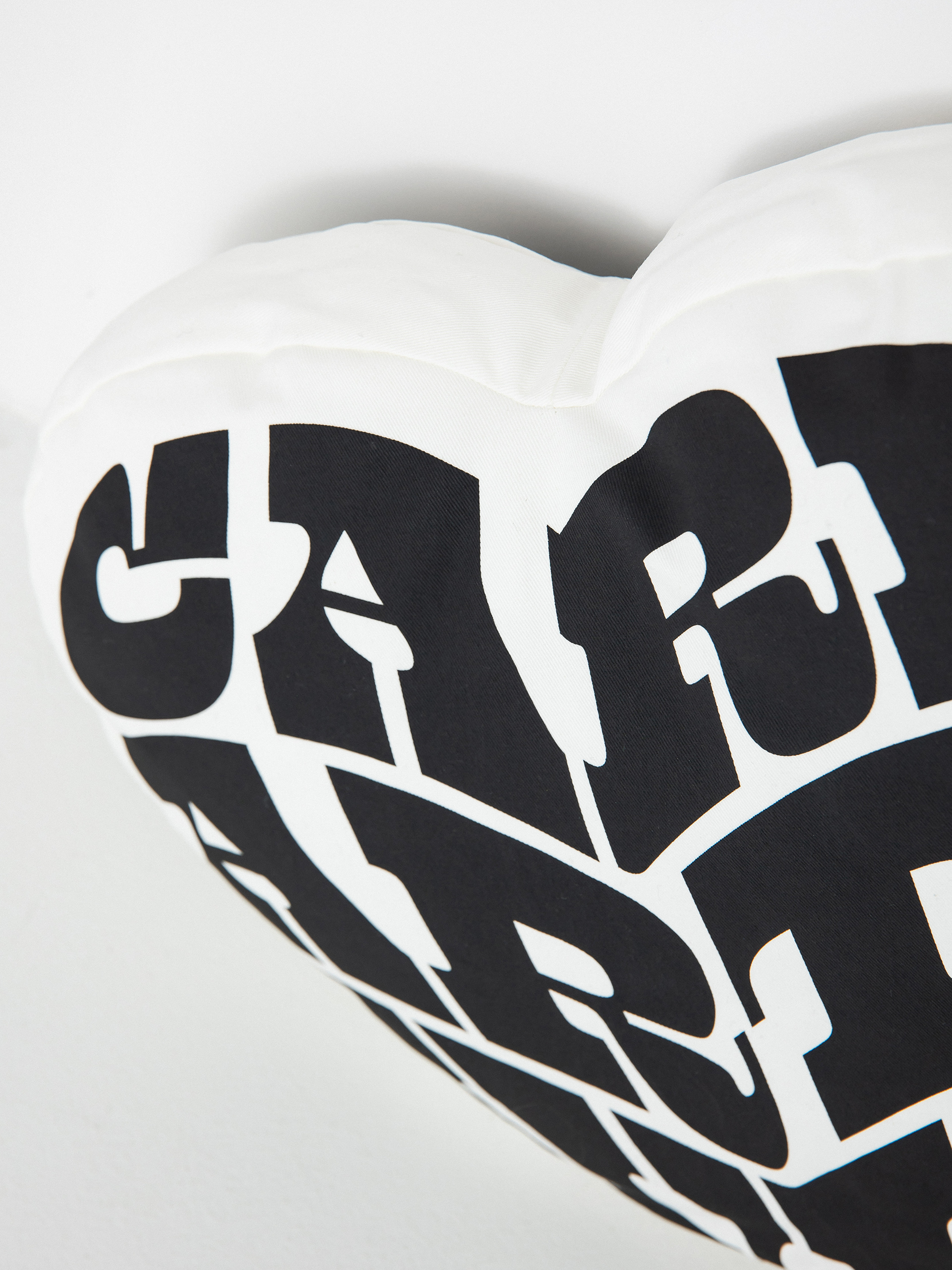 Poduszka Carhartt WIP Harttbreaker Pillow (white/black)