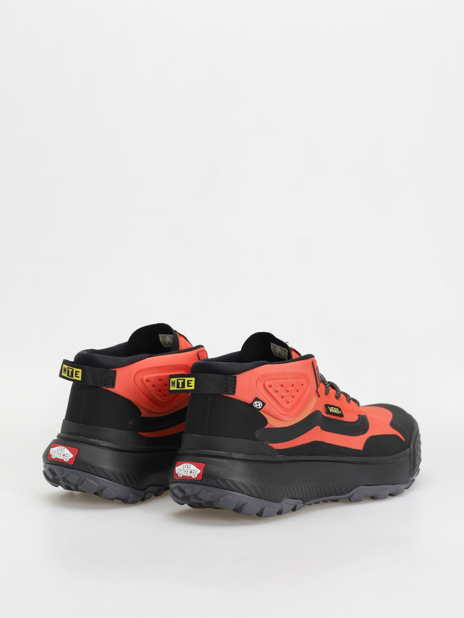 Buty Vans Crosspath Mid MTE (orange/black)