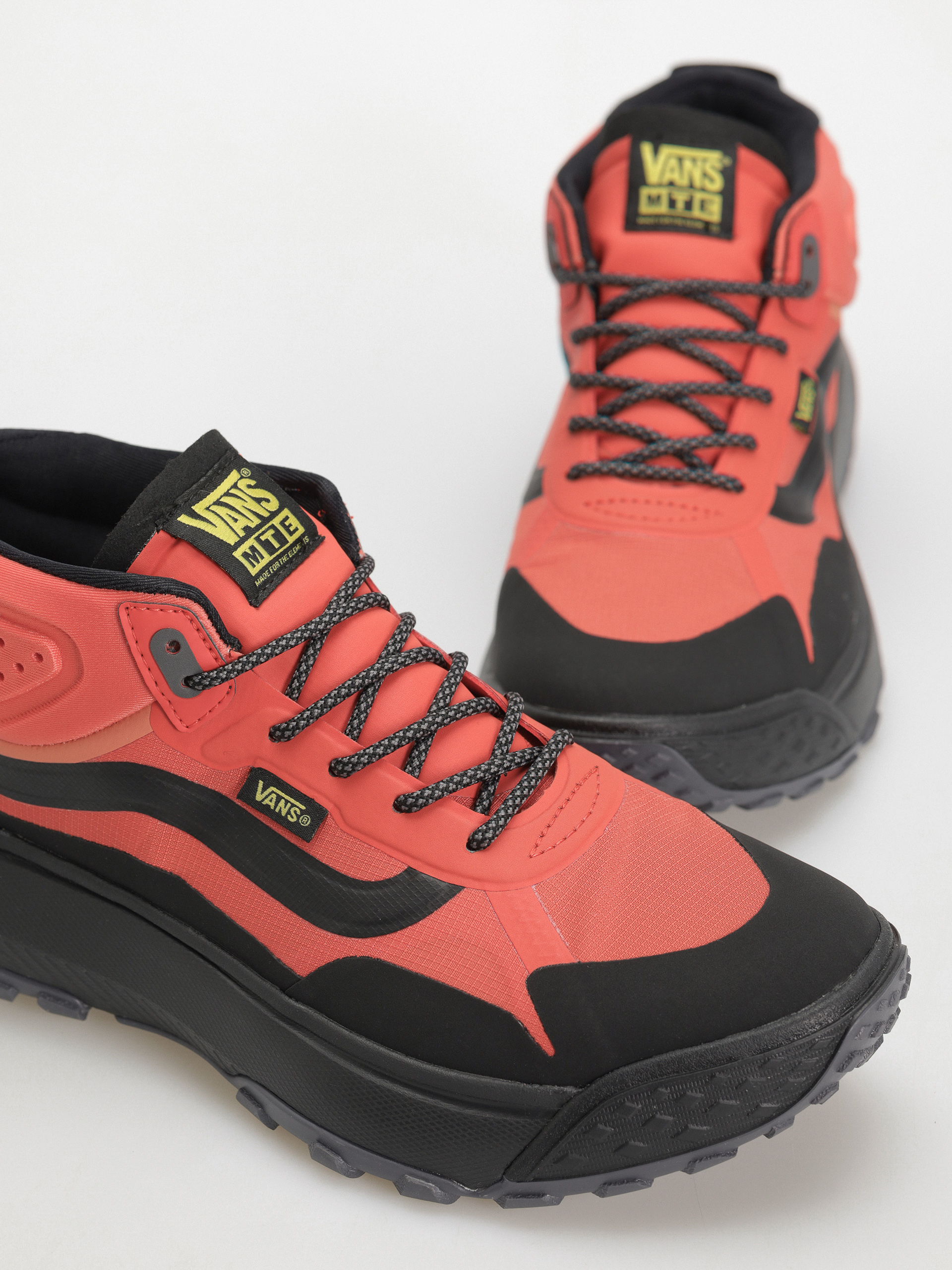 Buty Vans Crosspath Mid MTE (orange/black)