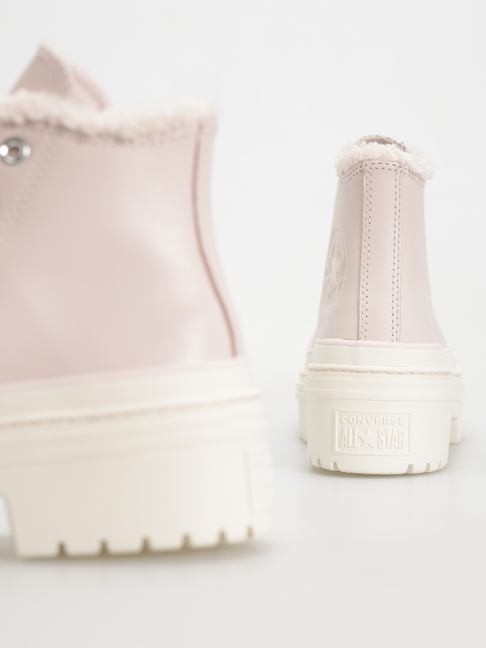 Buty Converse Chuck Taylor All Star Lugged Heel Sherpa Wmn (blush hush/egret/egret)