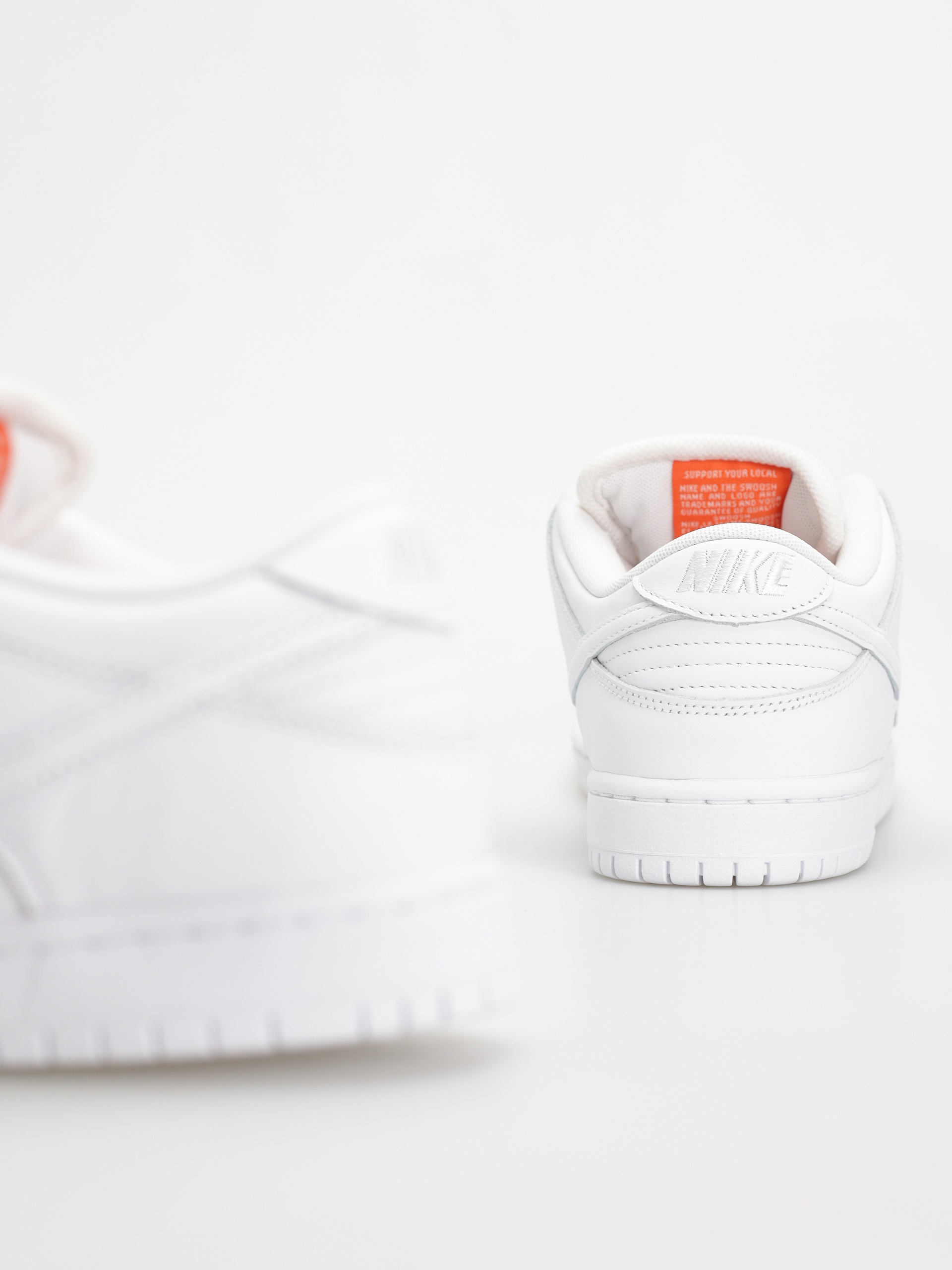 NIKE SB DUNK LOW PRO ”TRIPLE WHITE\"26.5 Kupuj Nike SB Dunk Low Pro Buty (white white black) online