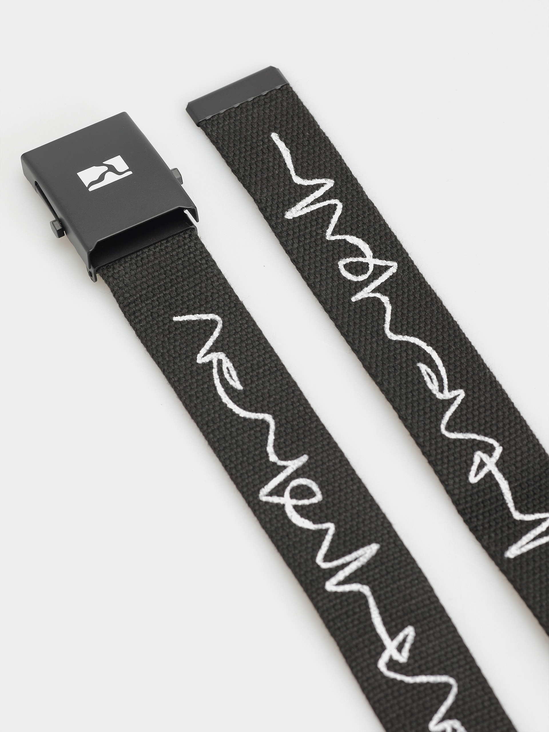 Pasek Poetic Collective Crayon (crayon)