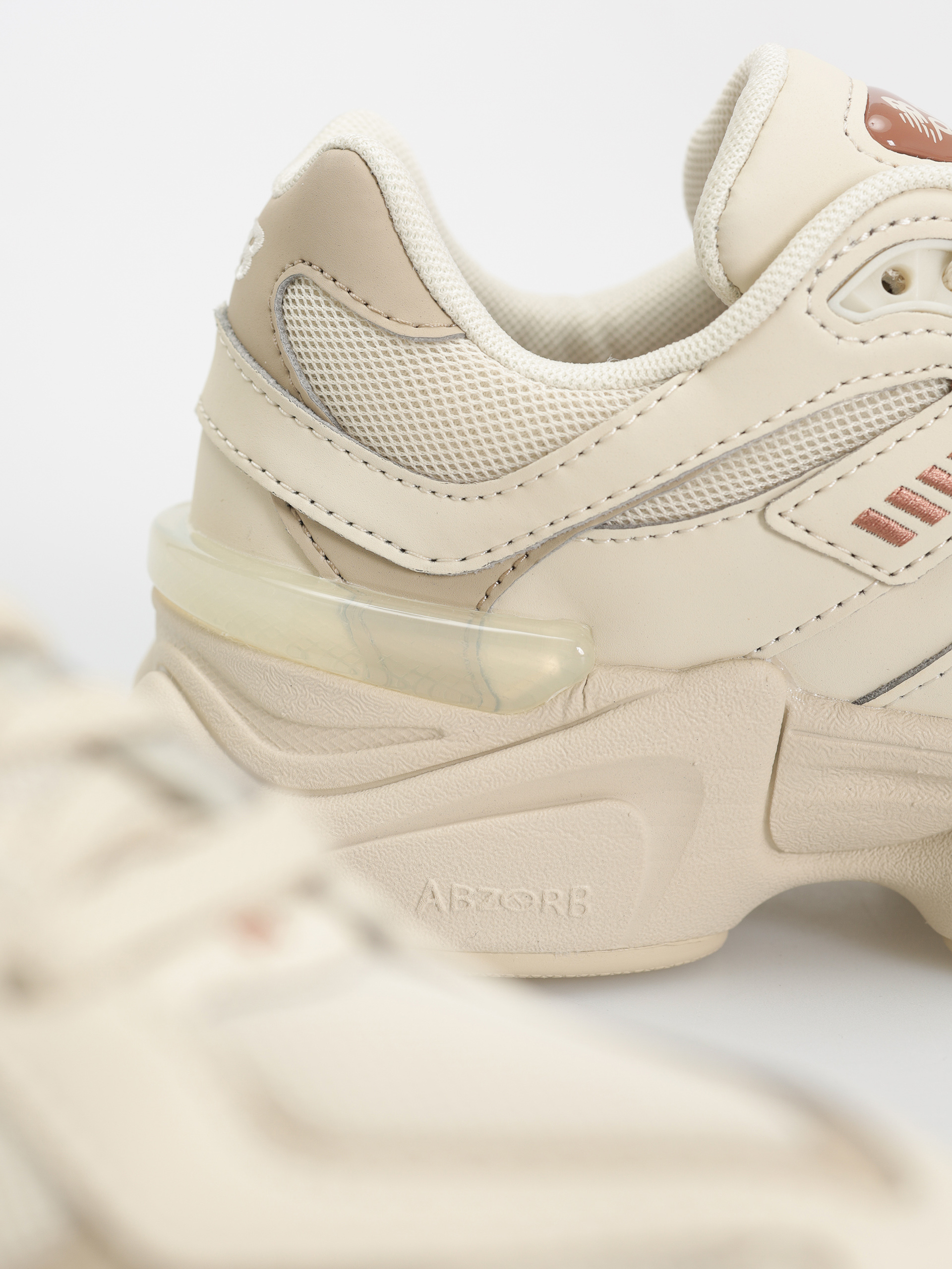 Buty New Balance 9060 JR (bone)