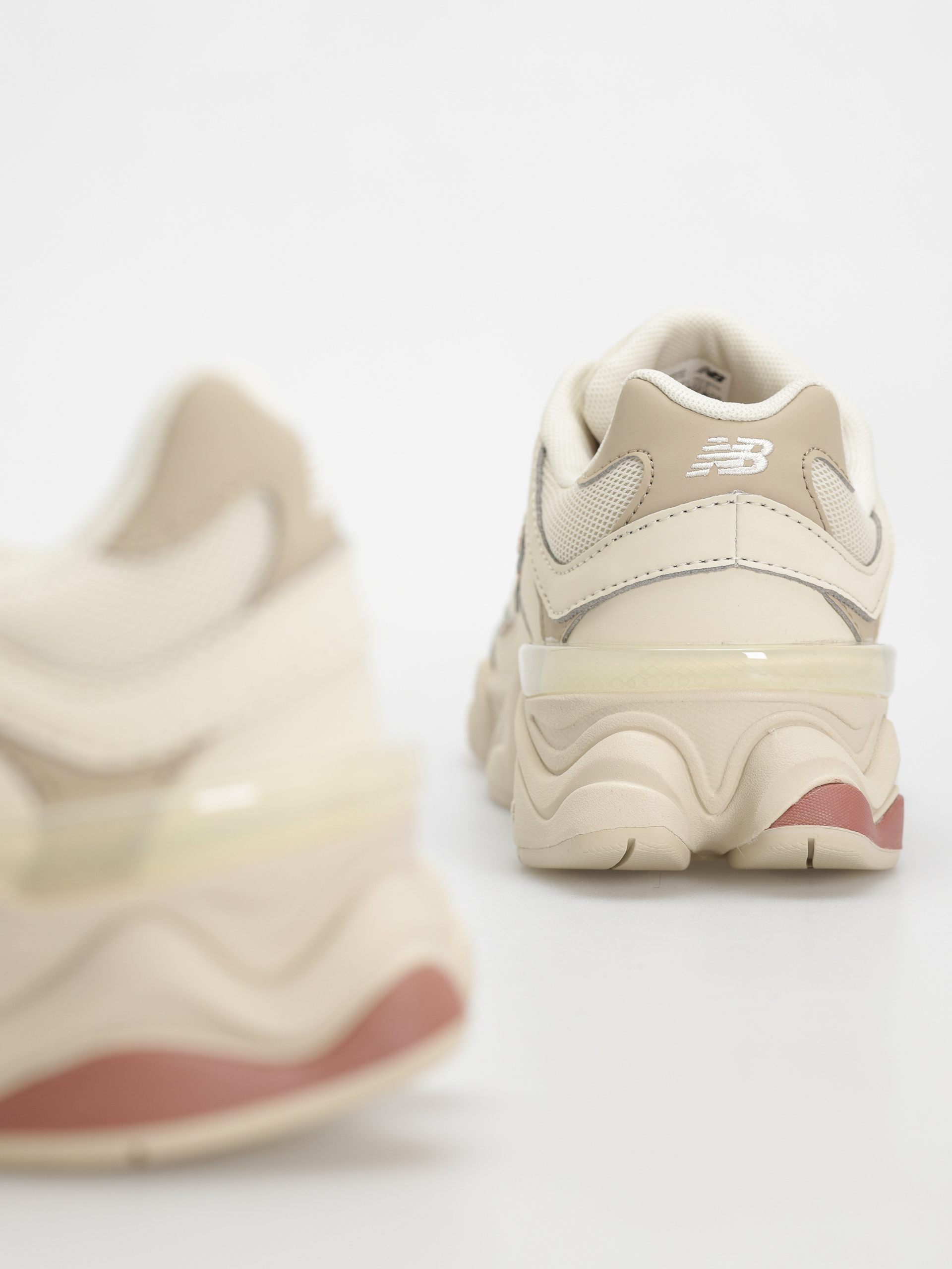 Buty New Balance 9060 JR (bone)