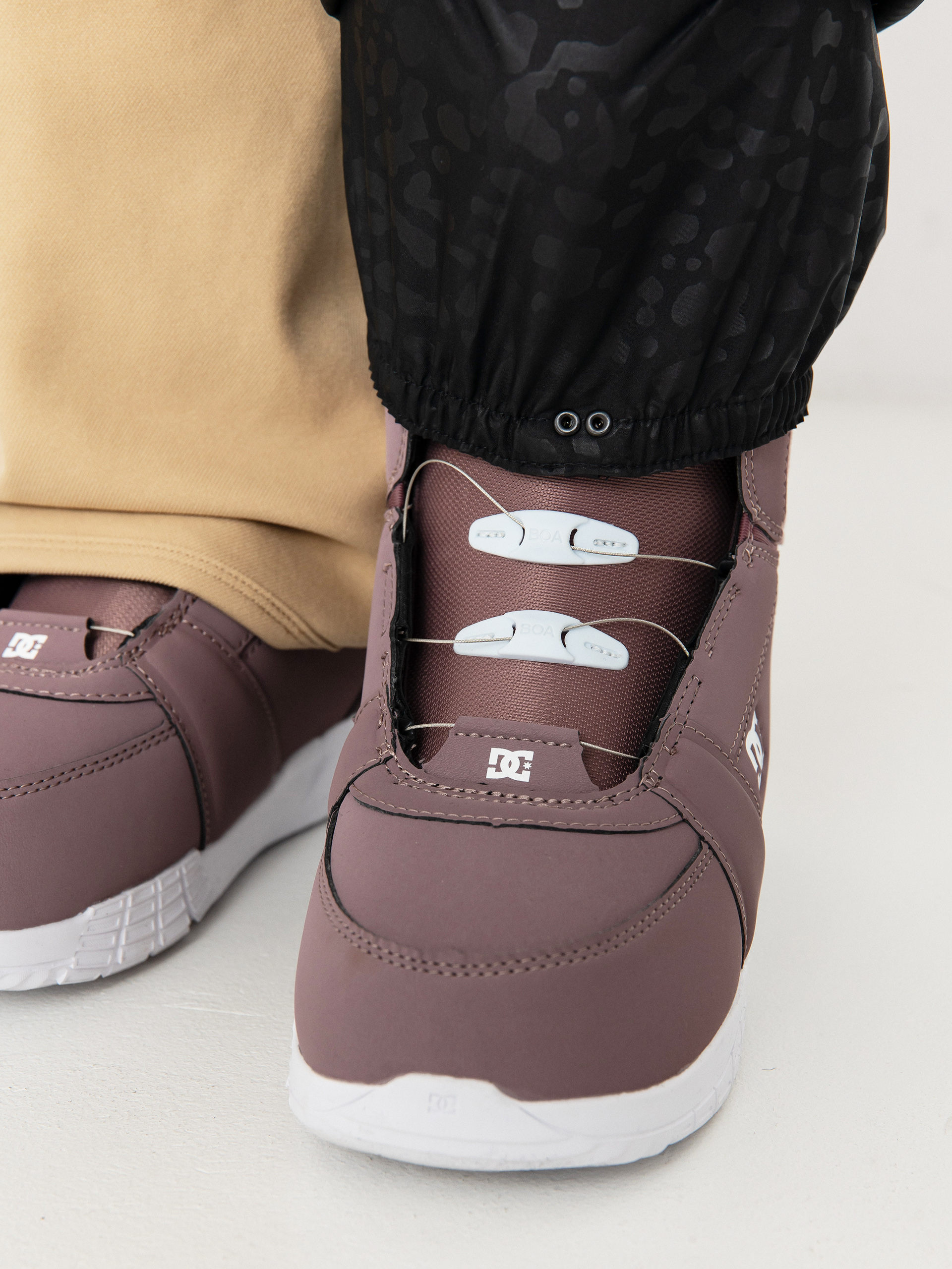 Damskie Spodnie snowboardowe Volcom Genus Stretch (sand)