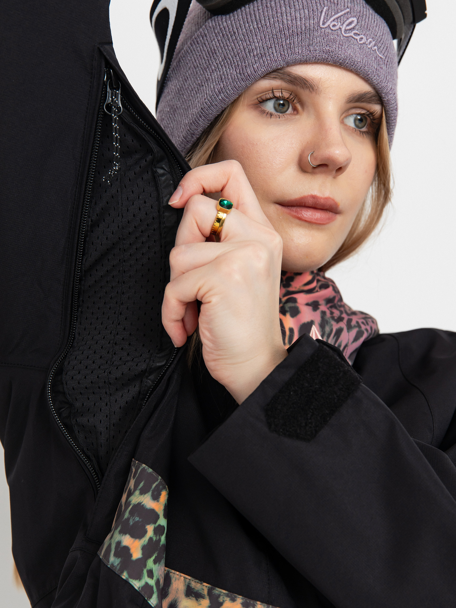 Damska Kurtka snowboardowa Volcom Ashfield Pullover (black)