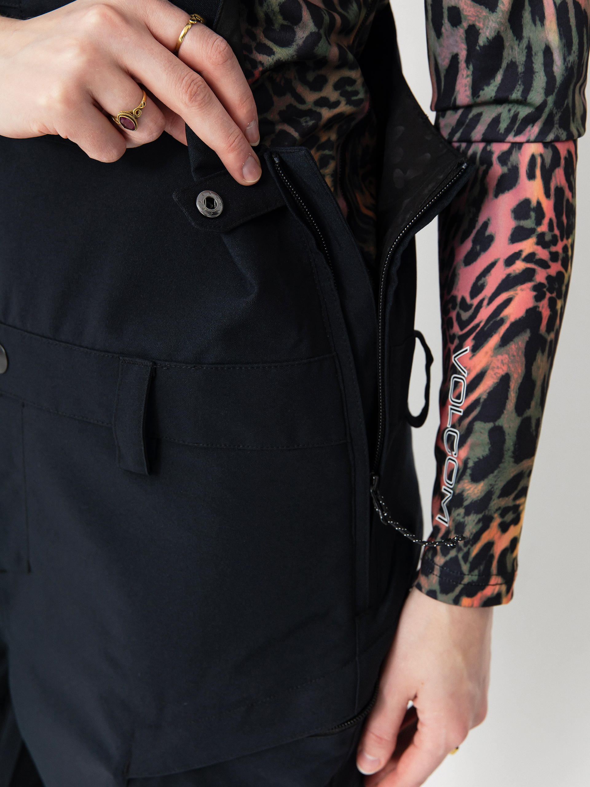 Damskie Spodnie snowboardowe Volcom Creston 3D Stretch Bib Overall (black)