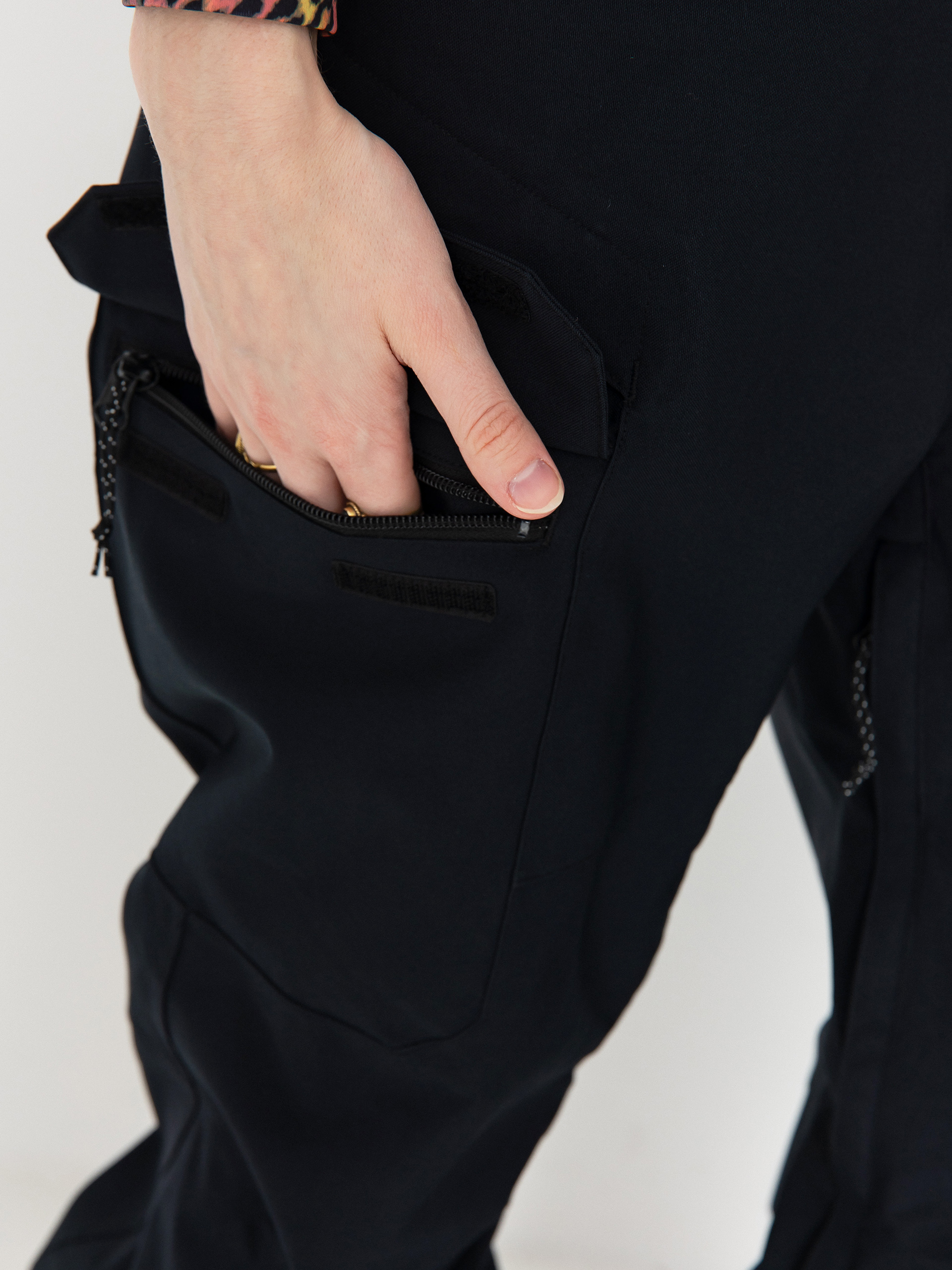 Damskie Spodnie snowboardowe Volcom Creston 3D Stretch Bib Overall (black)