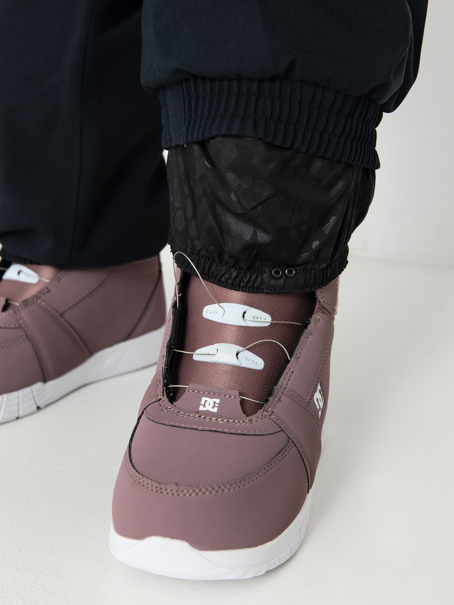 Damskie Spodnie snowboardowe Volcom Creston 3D Stretch Bib Overall (black)