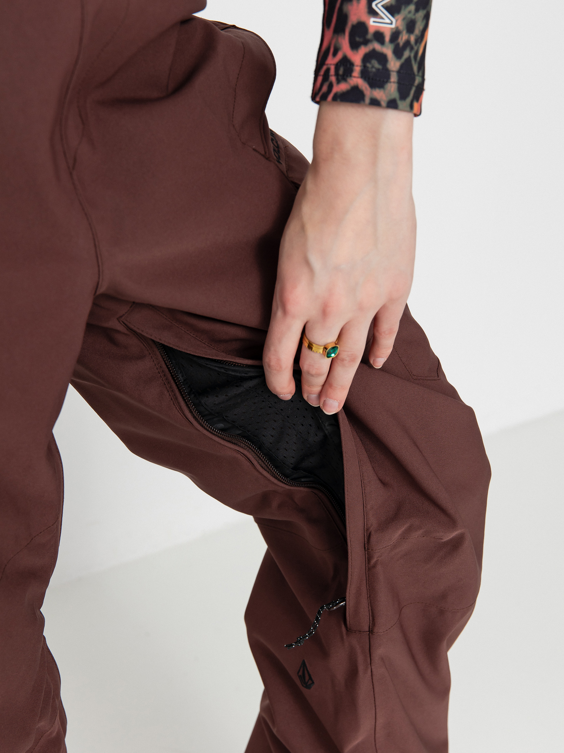 Damskie Spodnie snowboardowe Volcom Creston 3D Stretch Bib Overall (mahogany)