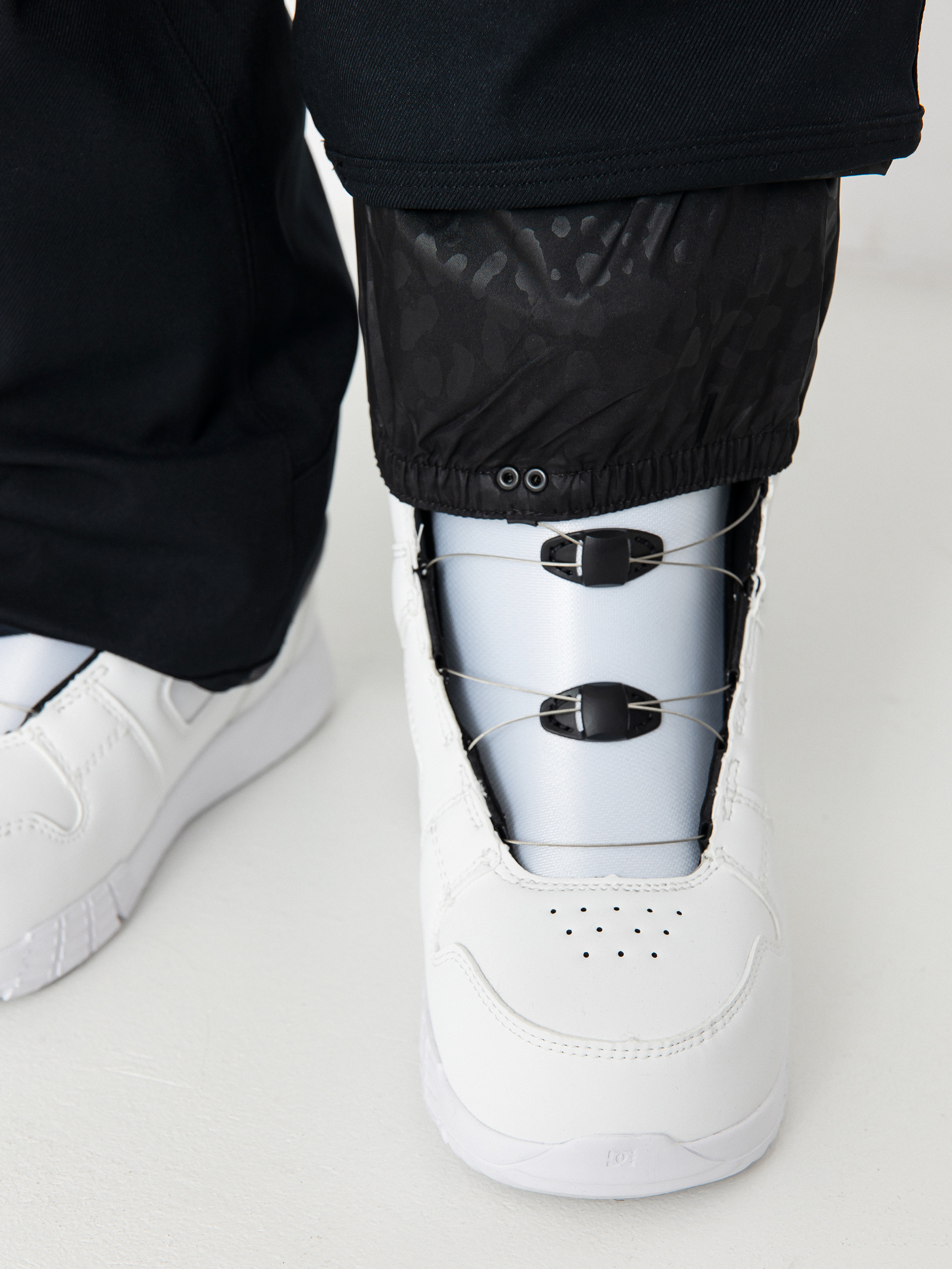 Damskie Spodnie snowboardowe Volcom Genus Stretch (black)