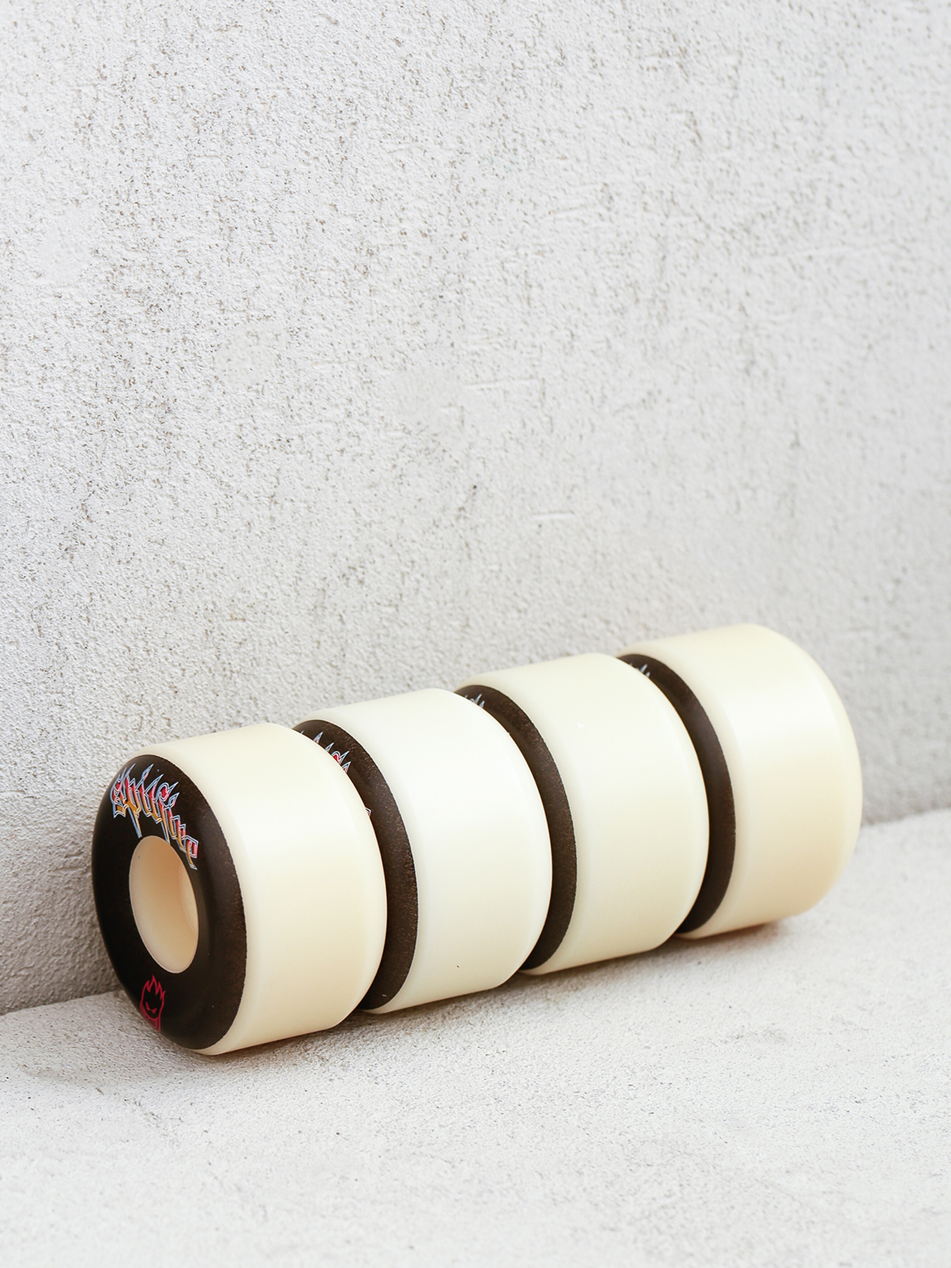 Kółka Spitfire F4 99D Venom Script Conical Full (natural/black)