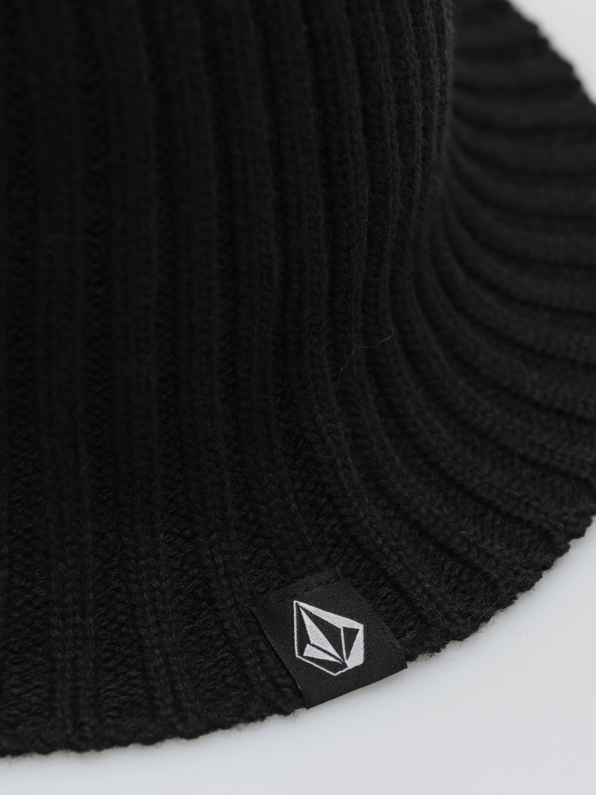 Czapka zimowa Volcom Yay Knit Bucket Hat Wmn (black)