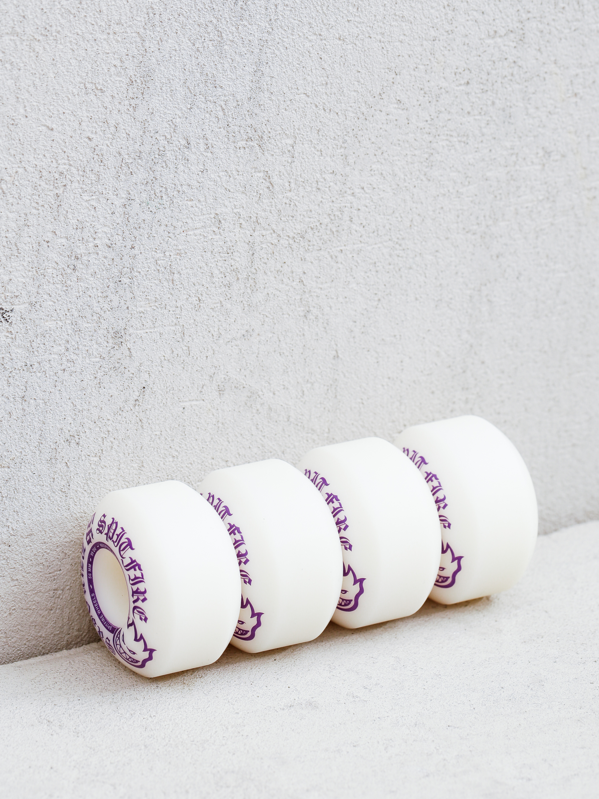 Kółka Spitfire 99D Burners (white/purple)