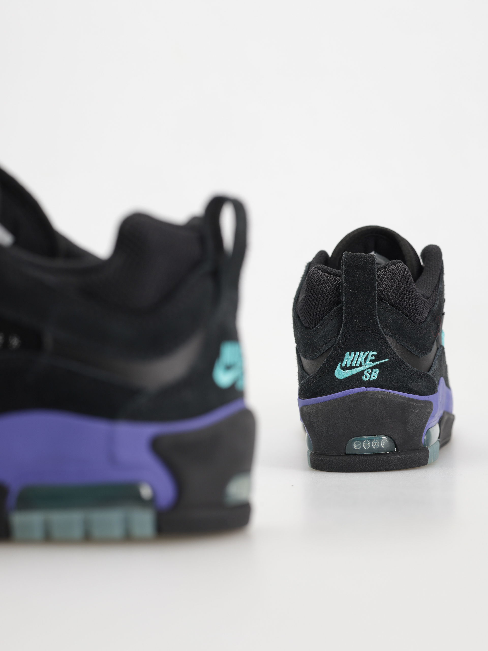 Buty Nike SB Air Max Ishod (black/dusty cactus black persian violet)