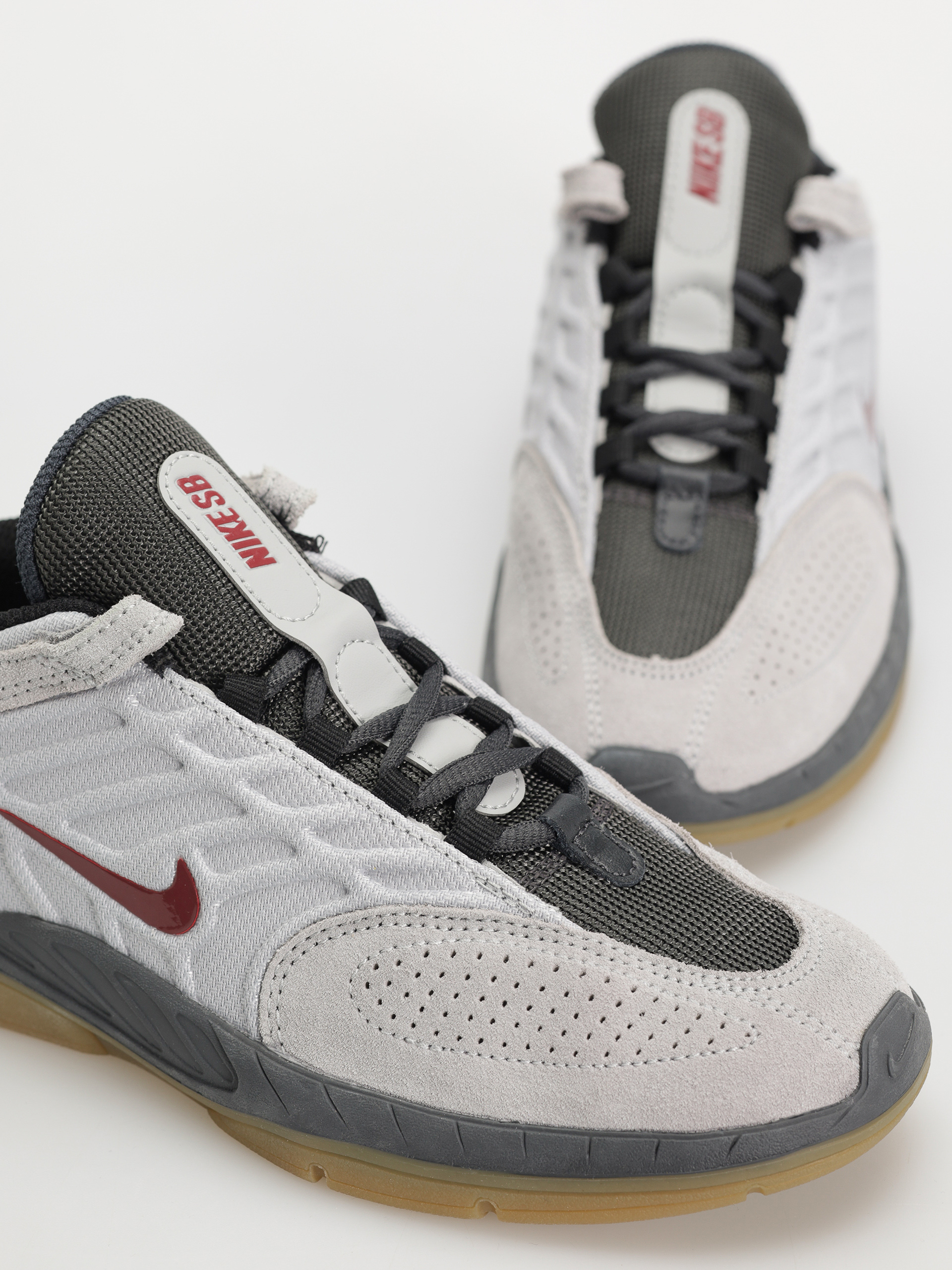 Buty Nike SB Vertebrae (lt smoke grey/dark team red)