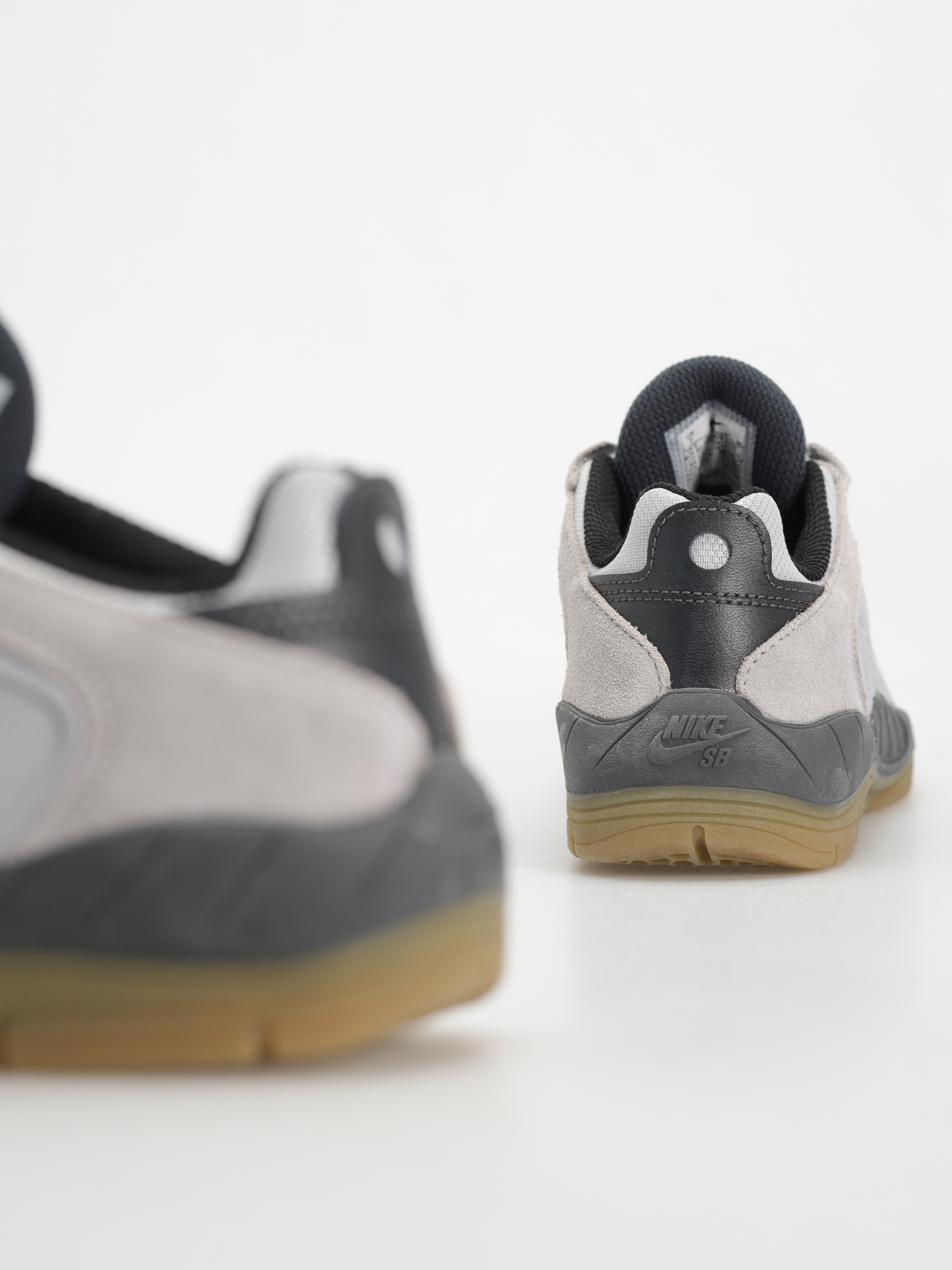 Buty Nike SB Vertebrae (lt smoke grey/dark team red)