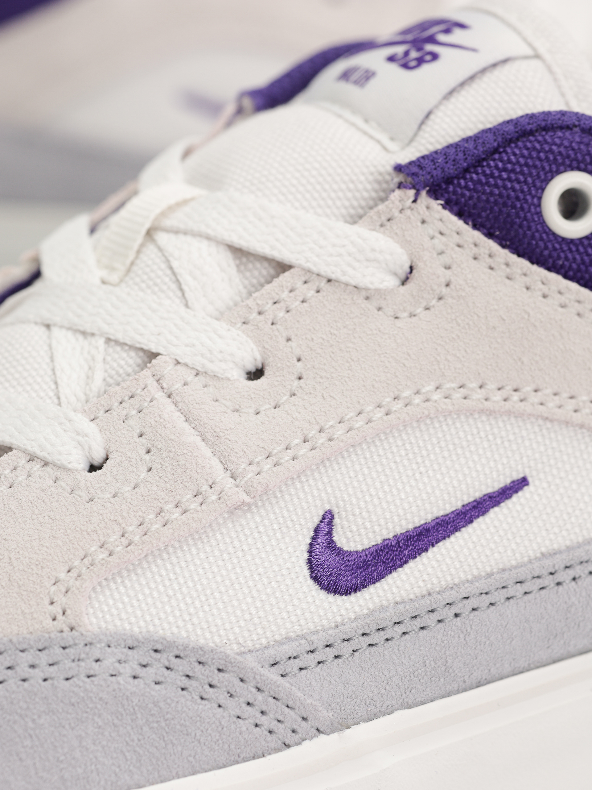 Buty Nike SB Malor (platinum tint/court purple wolf grey)