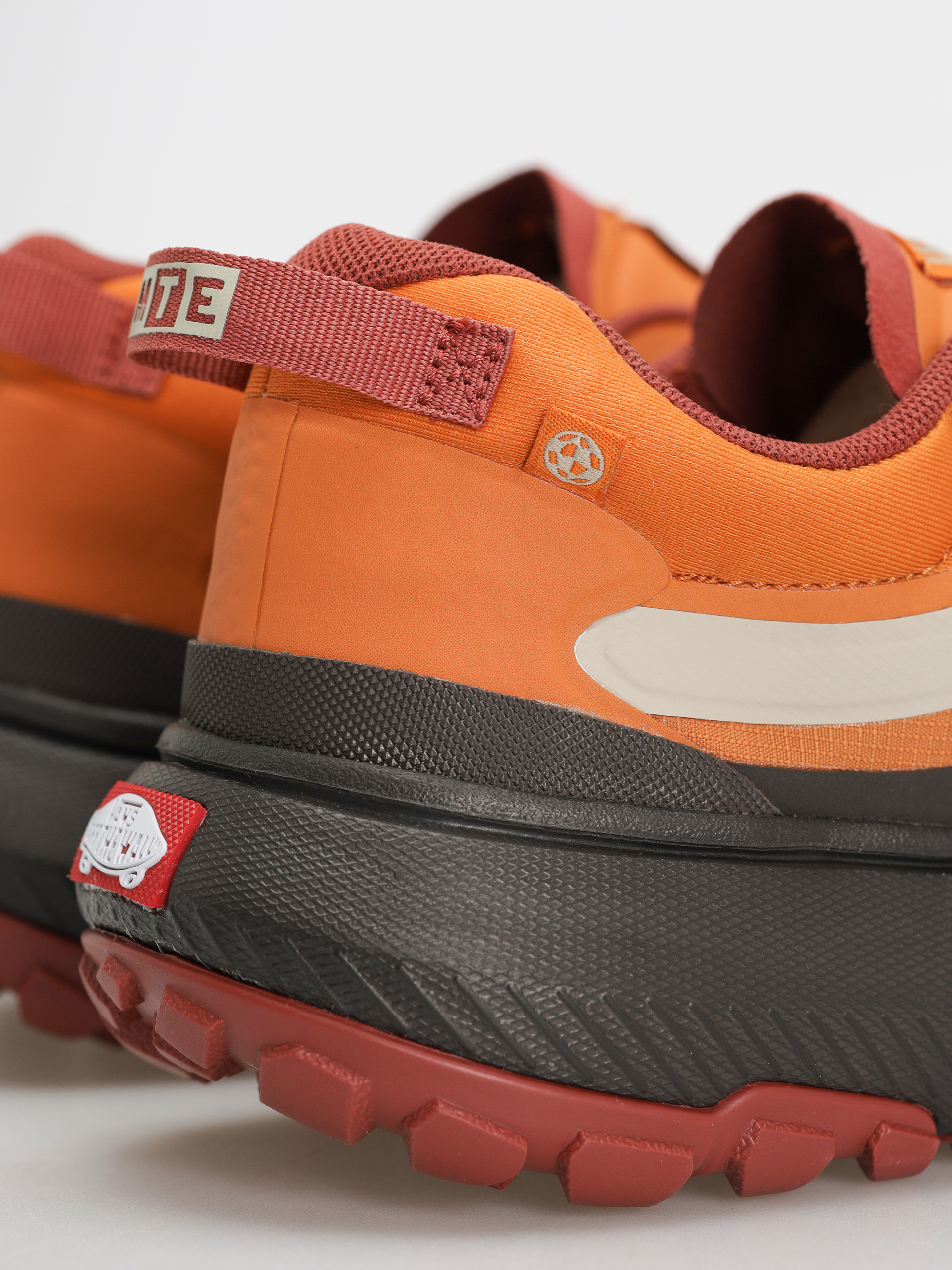 Buty Vans Mte Crosspath (marmalade)