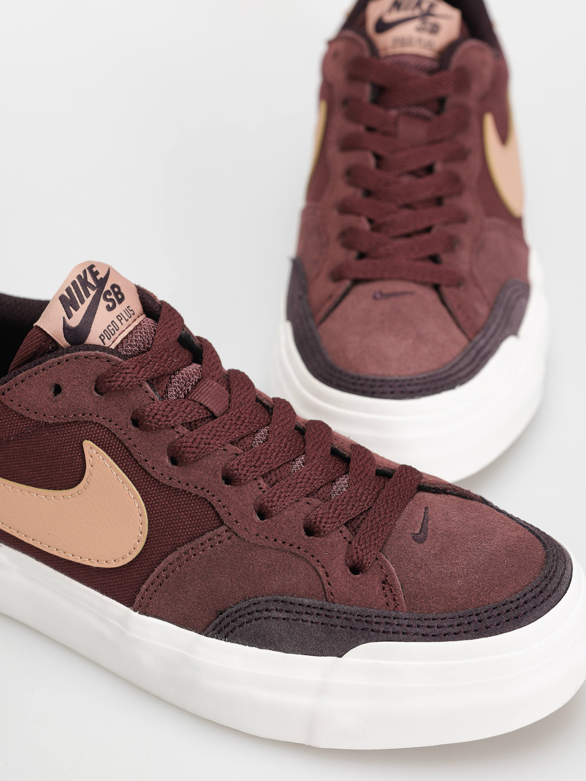 Buty Nike SB Zoom Pogo Plus (burgundy crush/dusted clay burgundy ash)