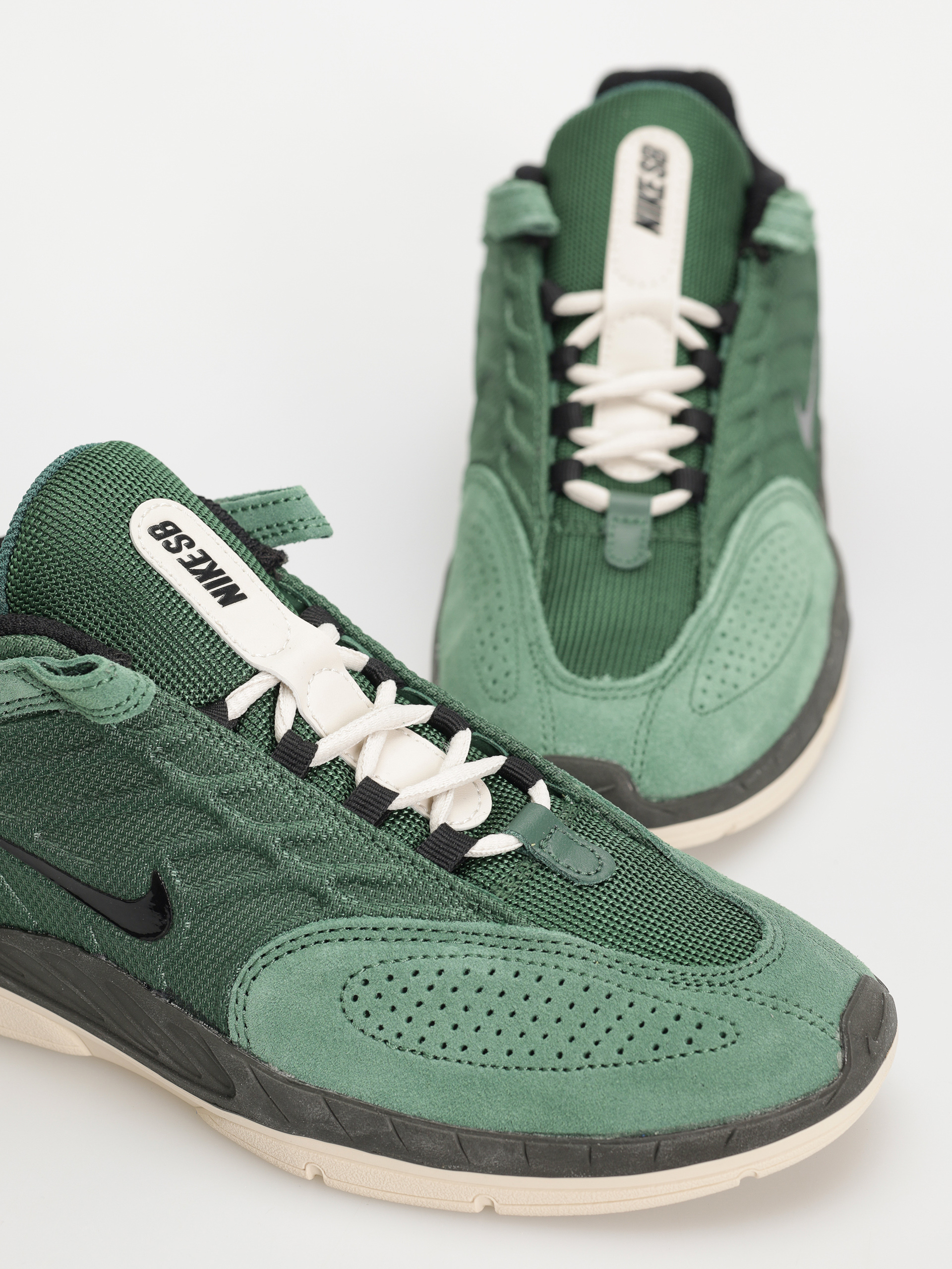 Buty Nike SB Vertebrae (fir/black sequoia lt orewood brn)