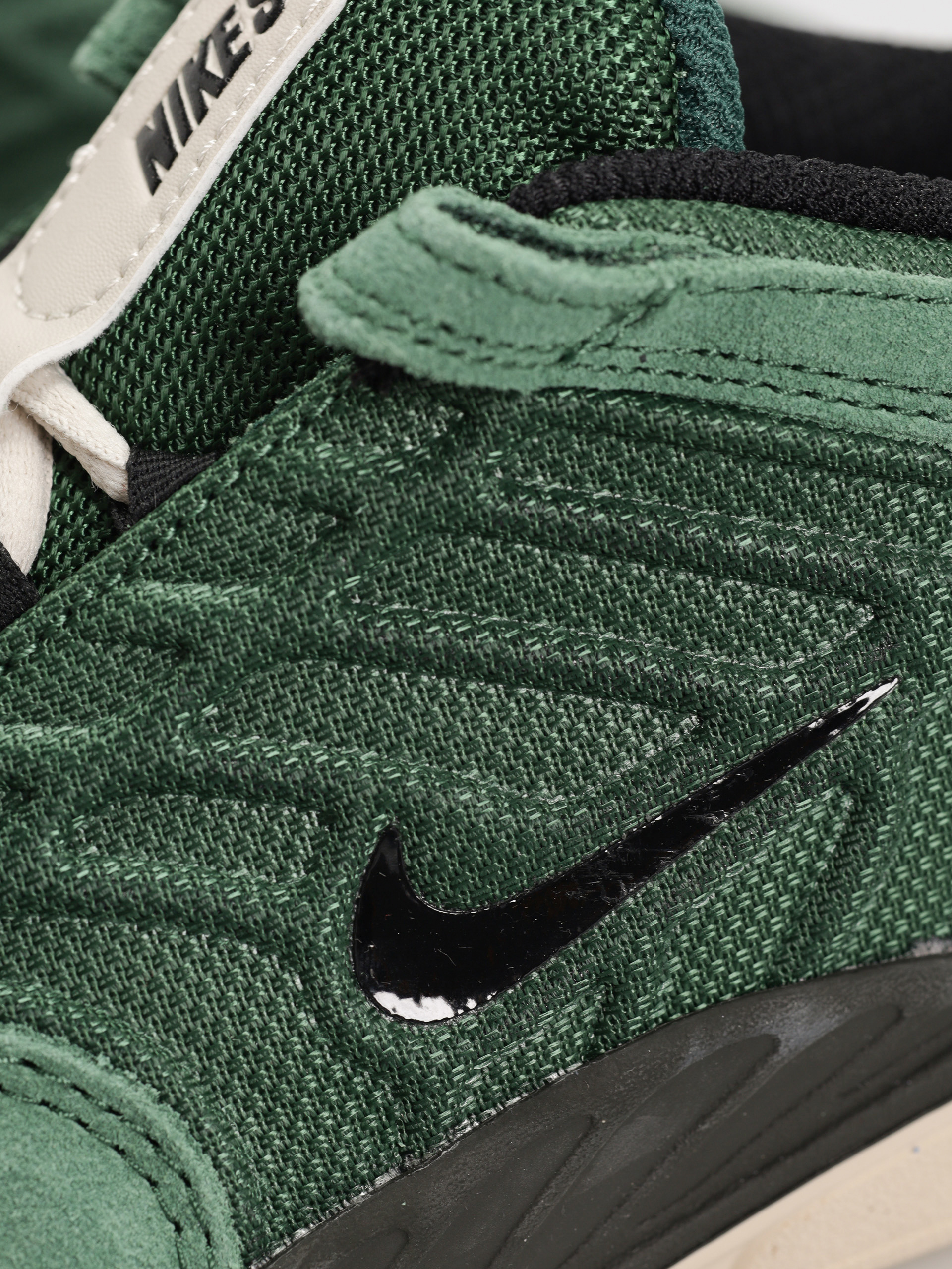 Buty Nike SB Vertebrae (fir/black sequoia lt orewood brn)