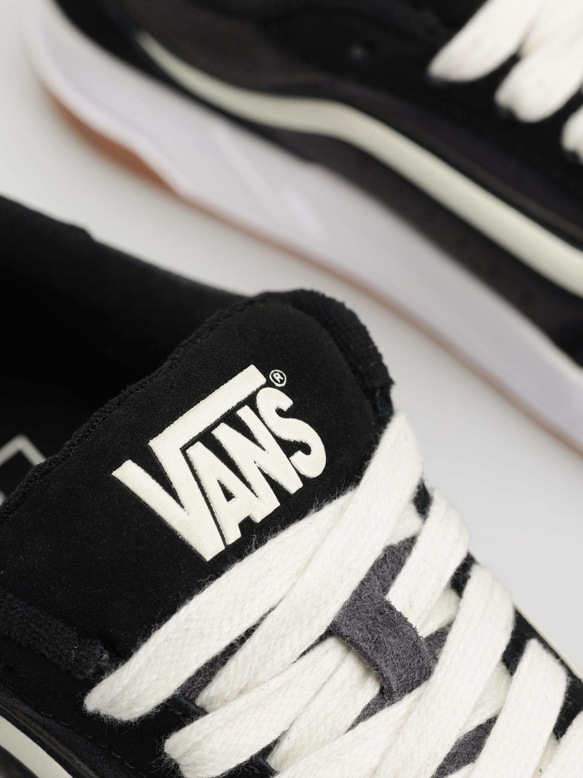 Buty Vans Hylane (nineties black)