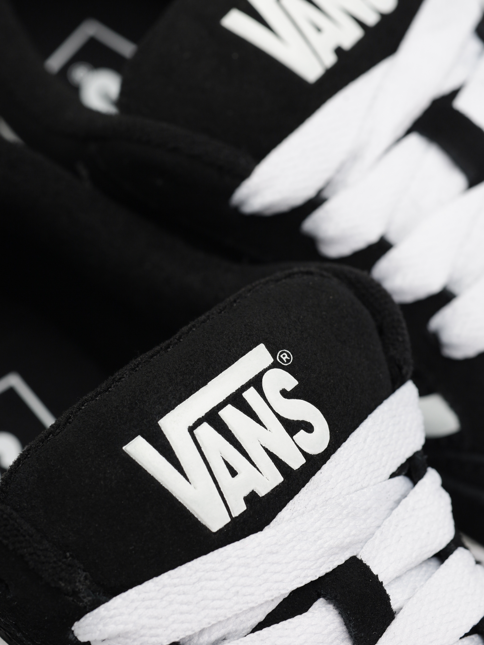 Buty Vans Hylane (black/white/gum)