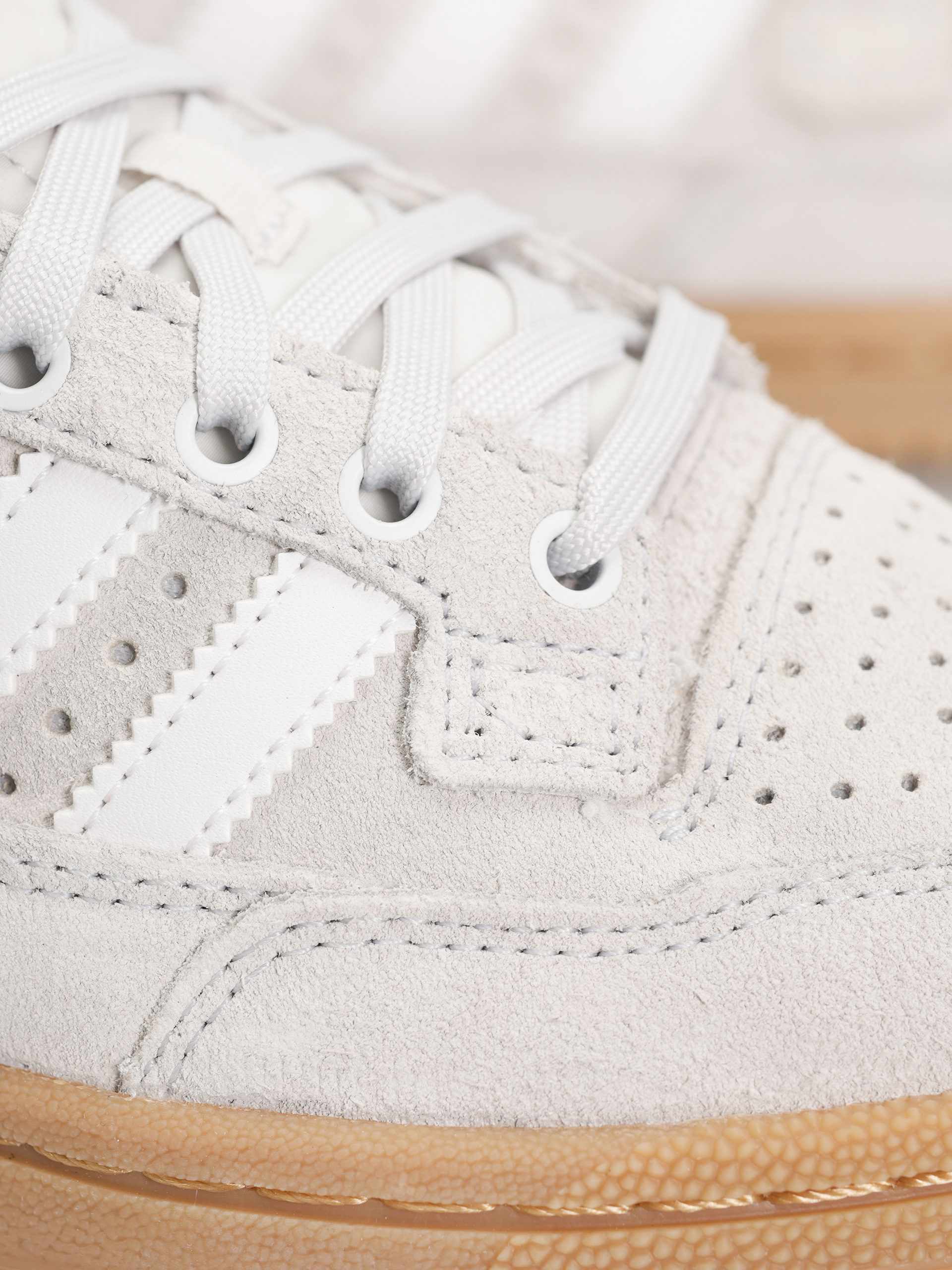 Buty adidas Centennial 85 Low A (crywht/ftwwht/gum3)