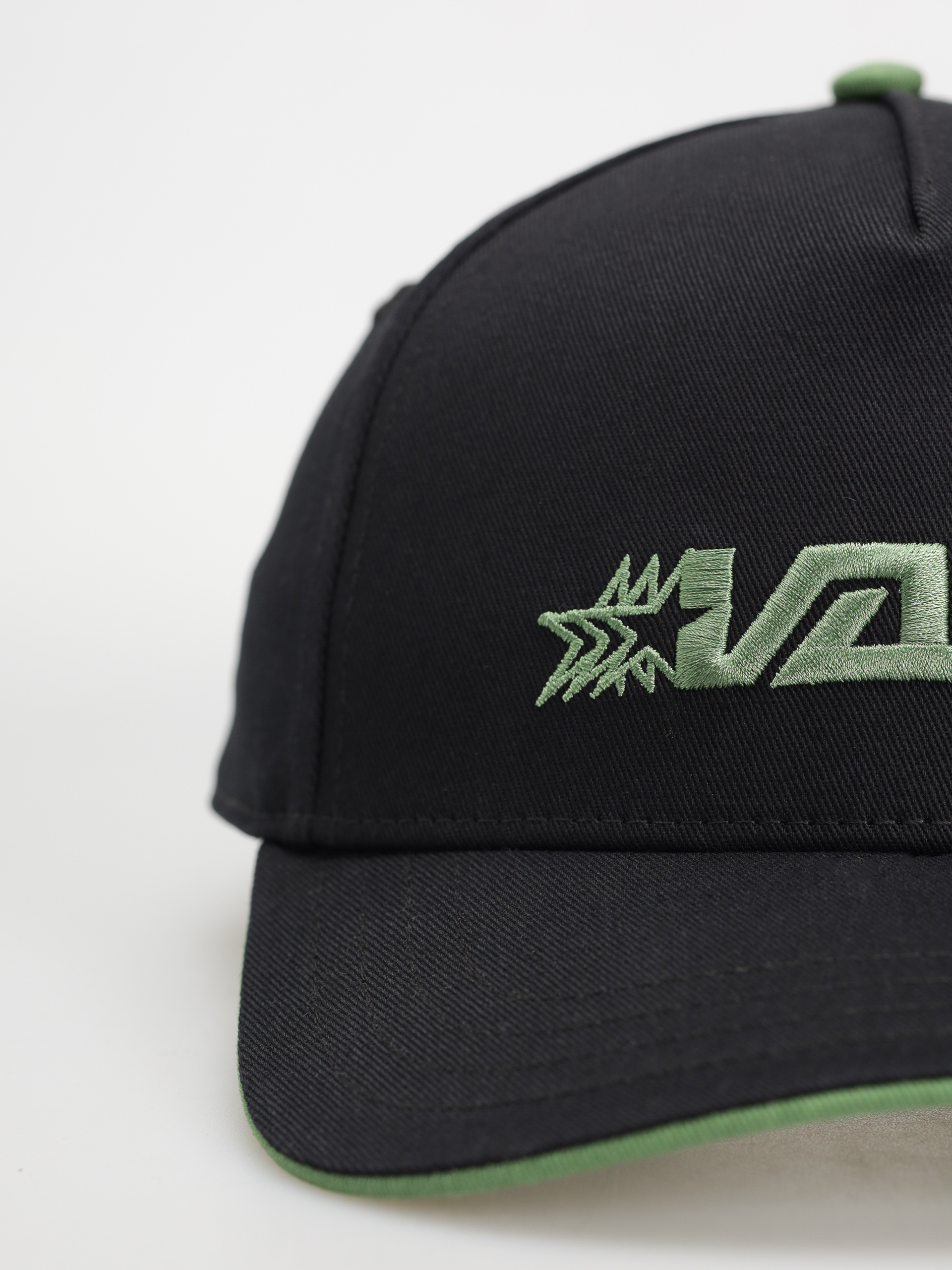 Czapka z daszkiem Vans Classic Strapback (black)