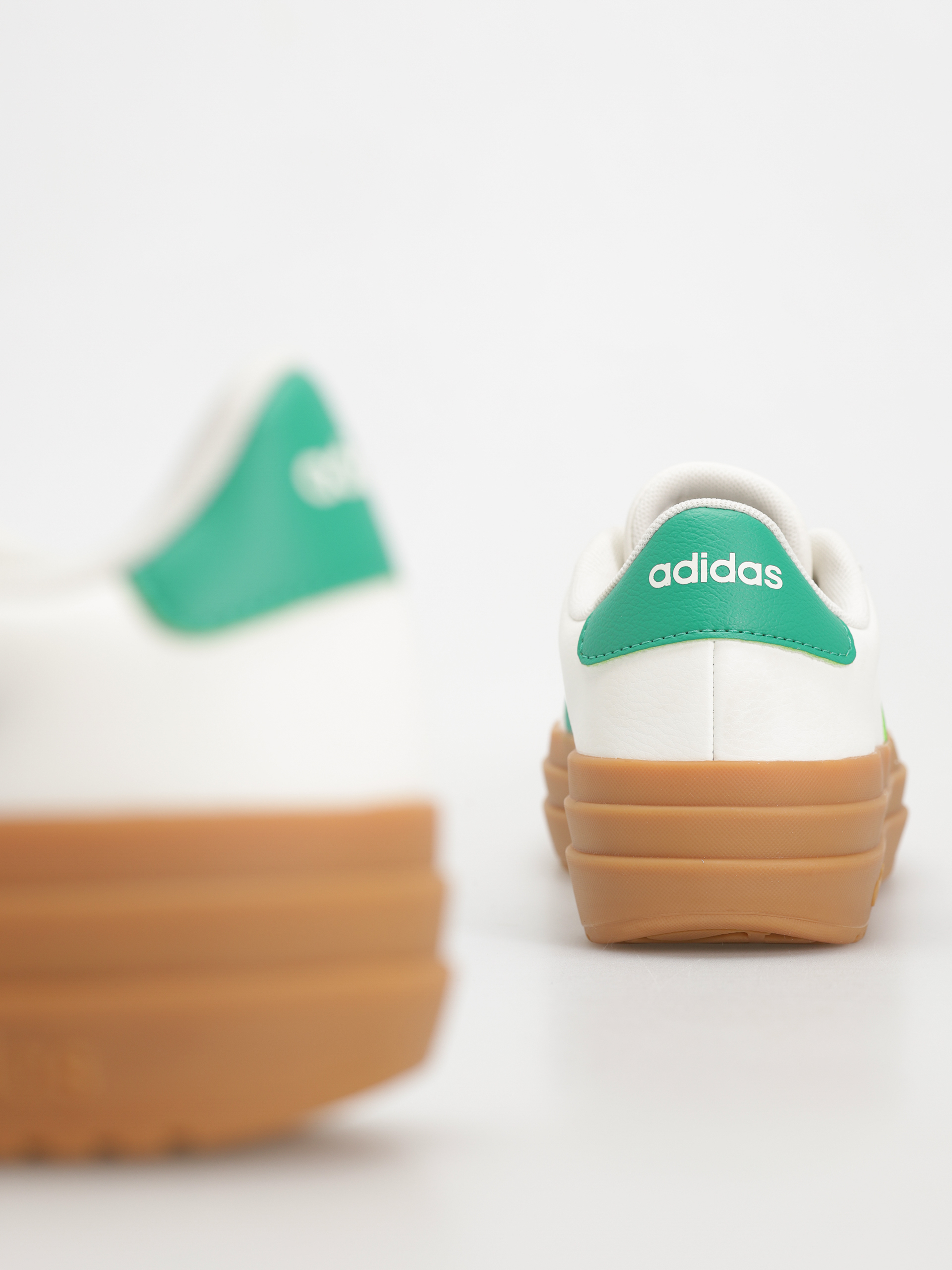 Buty adidas Vl Court Bold Wmn (cwhite/cougrn/goldmt)