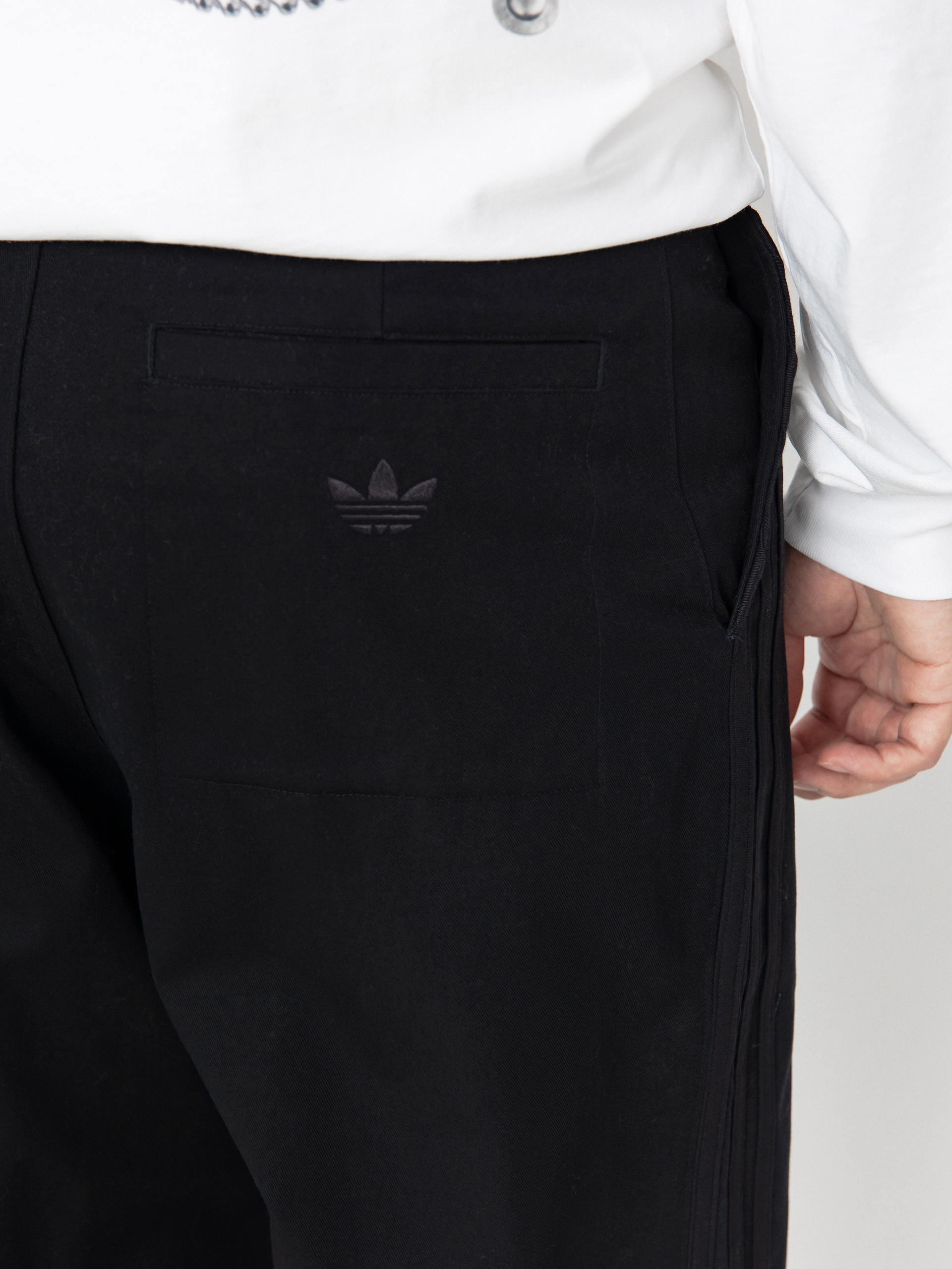 Spodnie adidas Skate Chino (black)