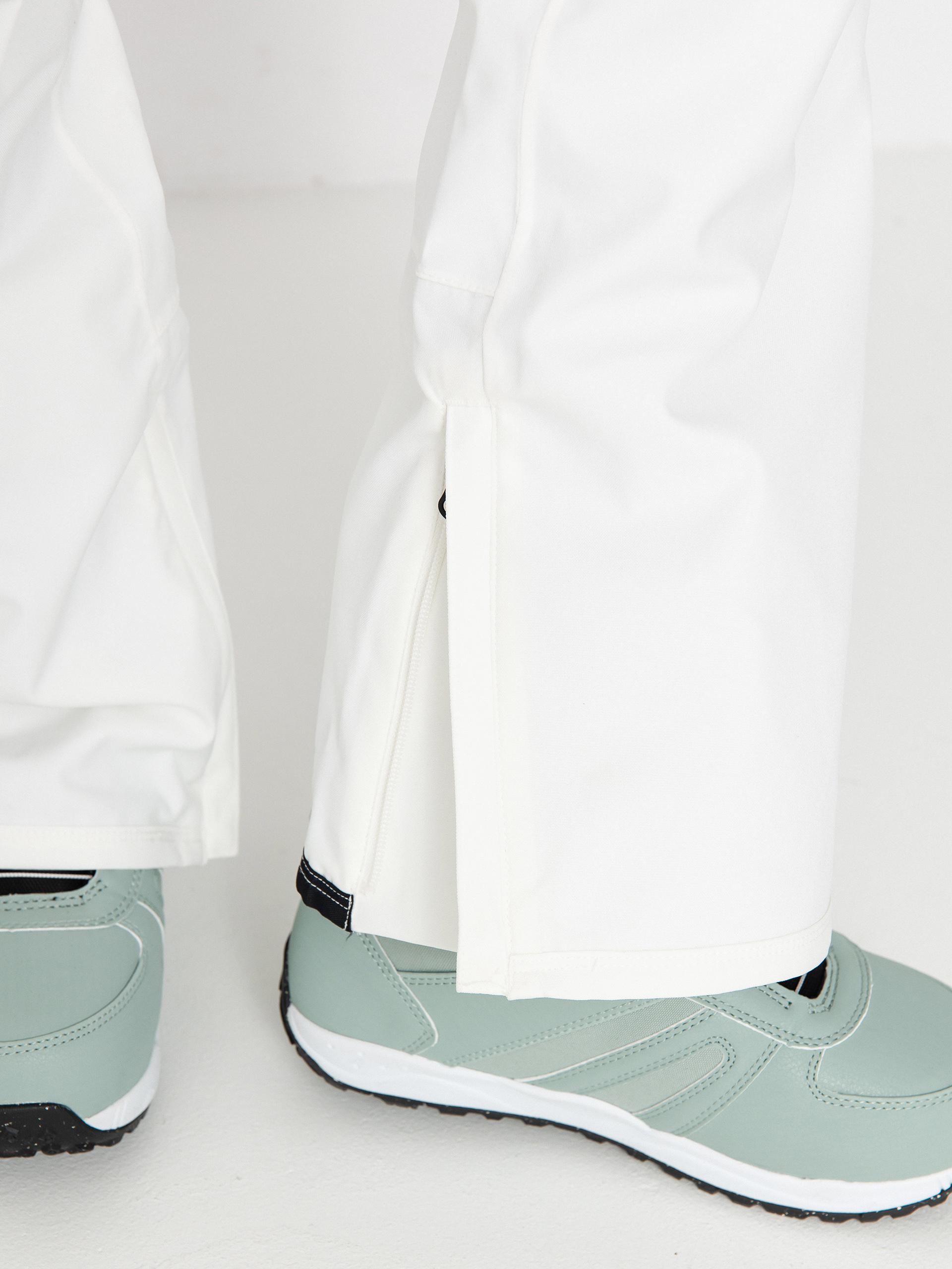 Damskie Spodnie snowboardowe Burton Vida Stretch (stout white)