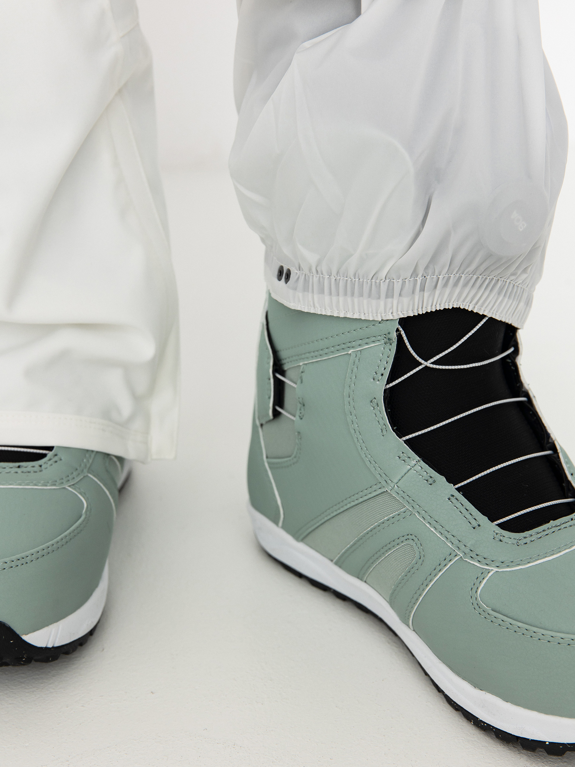 Damskie Spodnie snowboardowe Burton Vida Stretch (stout white)