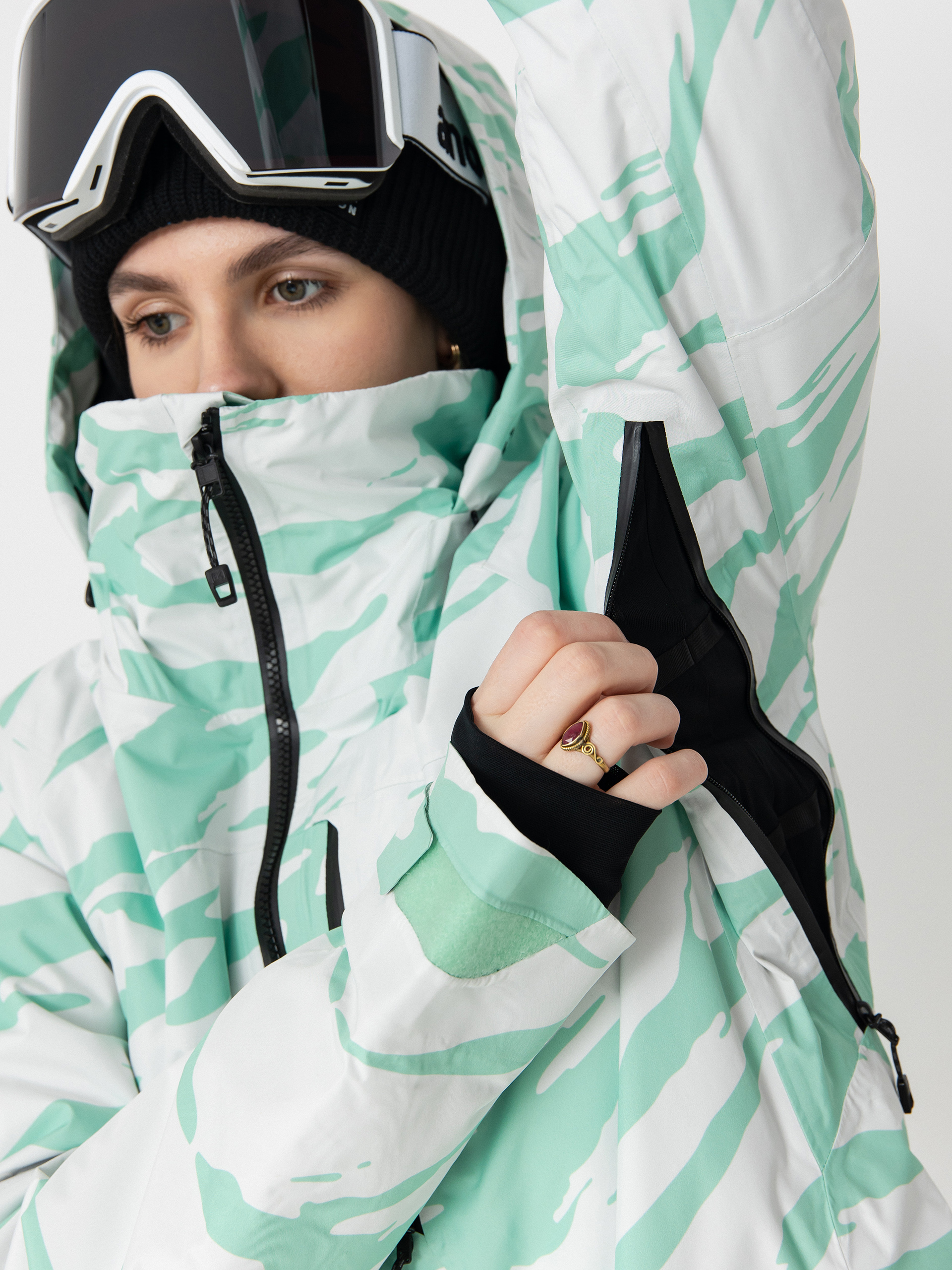 Damska Kurtka snowboardowa Burton Ak Gore Tex Embark (oversized zebra)