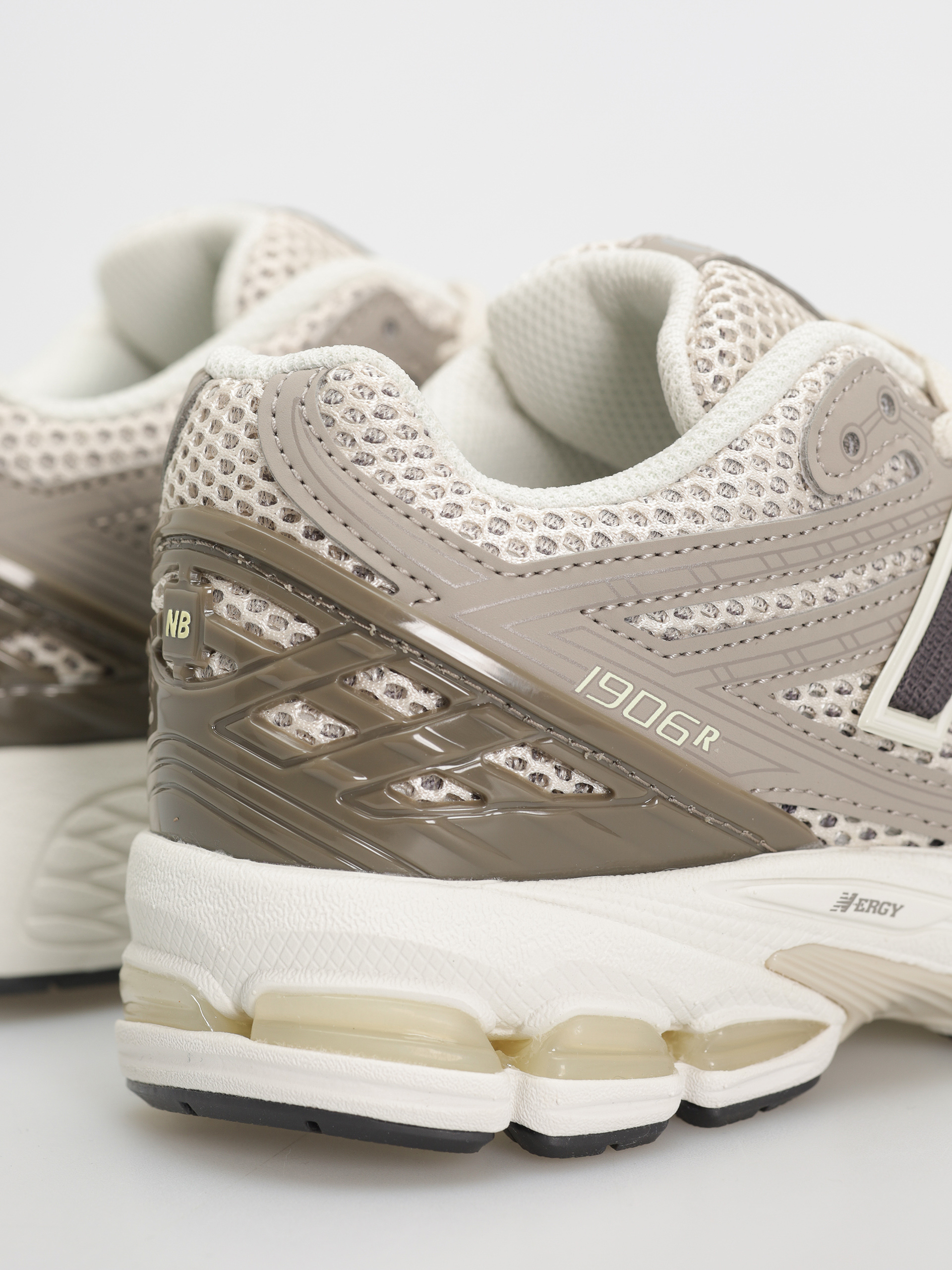 Buty New Balance 1906 JR (arid stone)