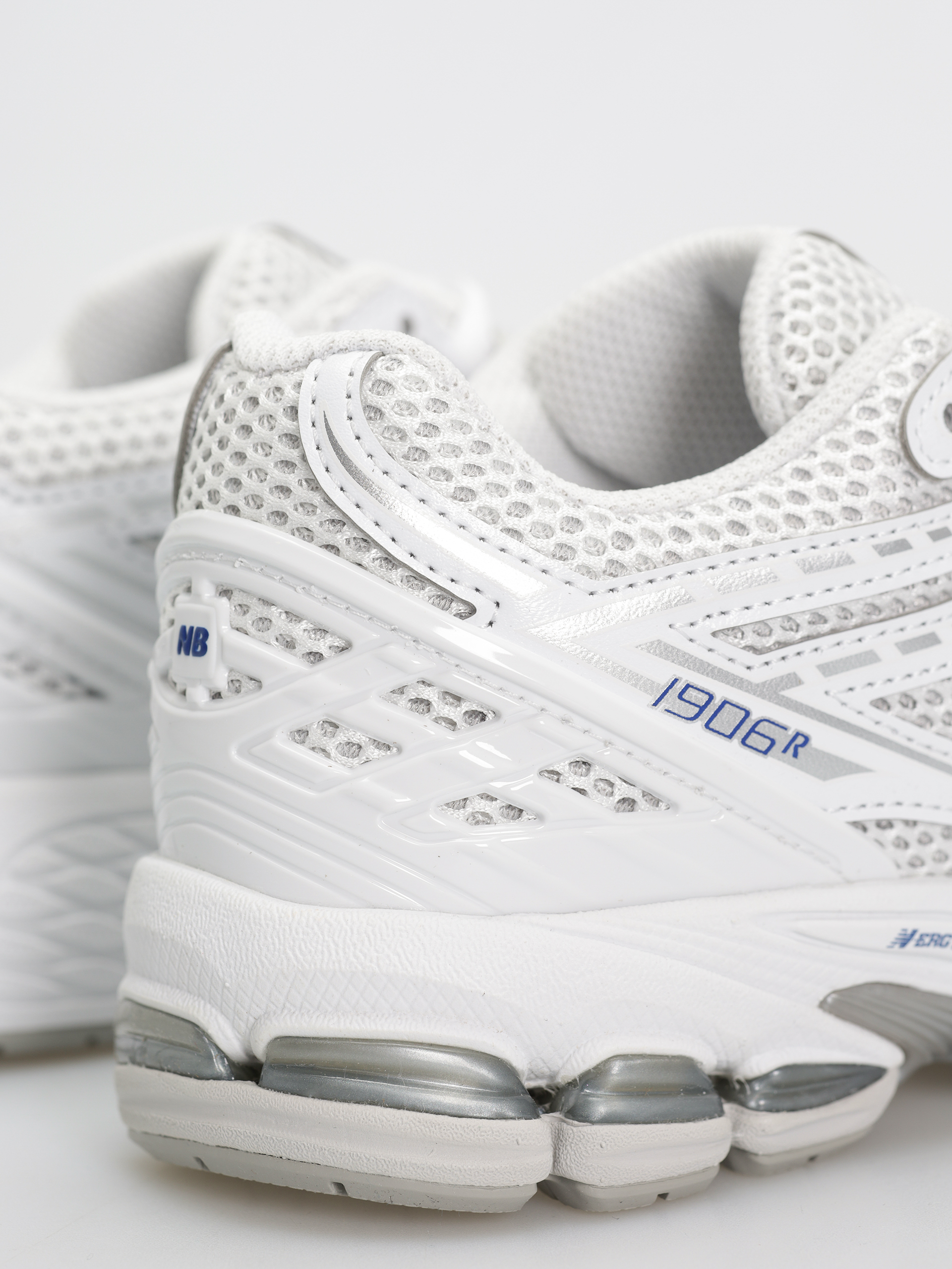 Buty New Balance 1906 JR (white)