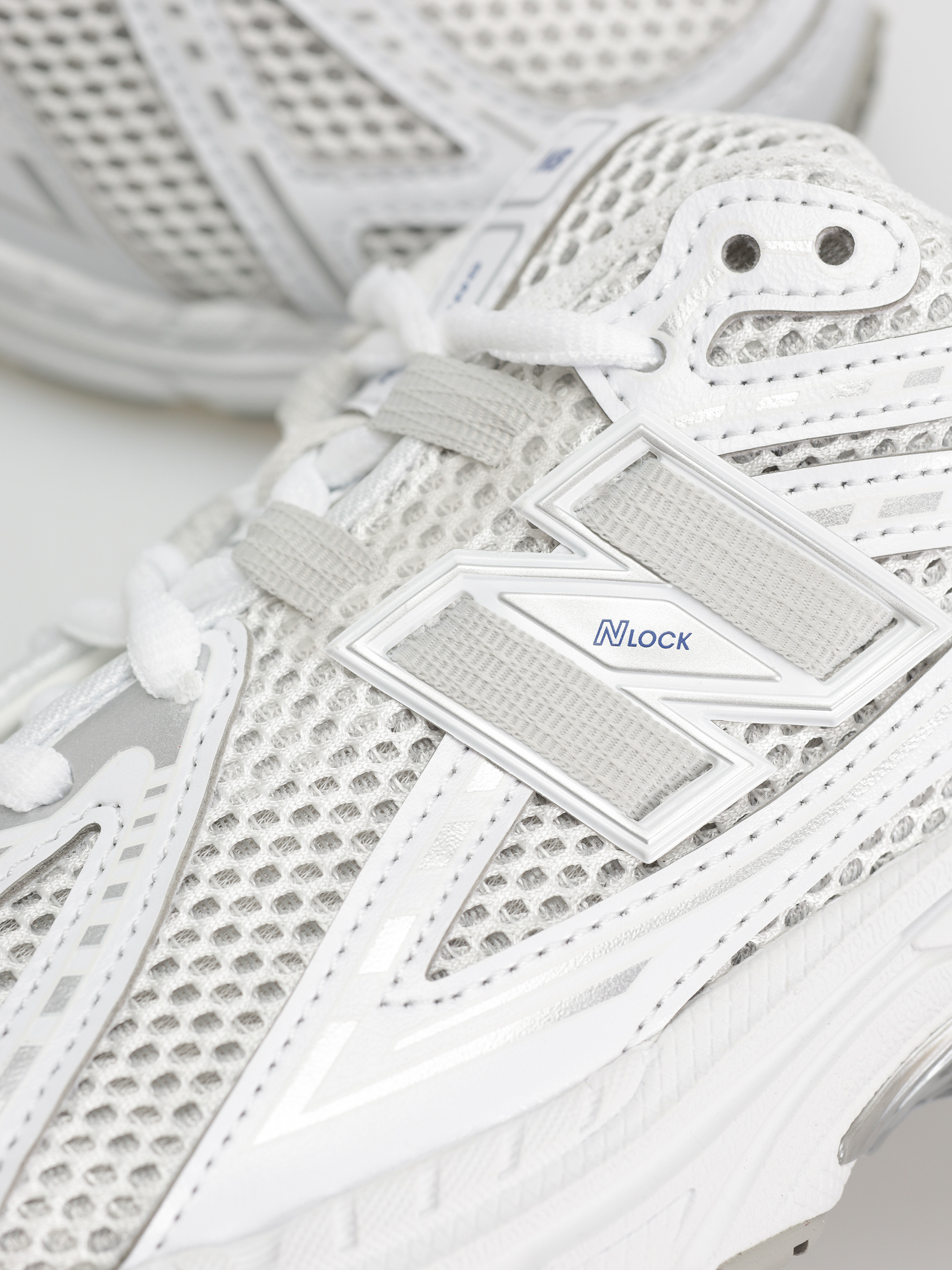 Buty New Balance 1906 JR (white)