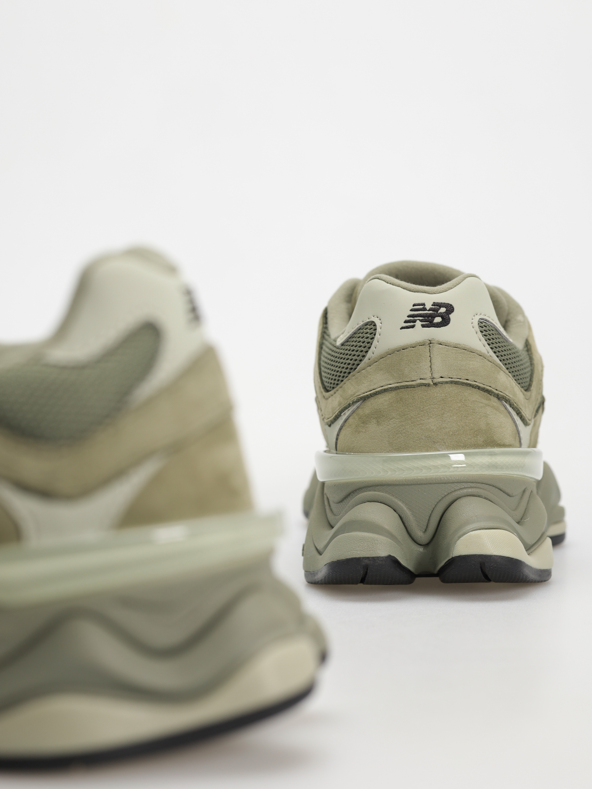 Buty New Balance 9060 (dark olivine)