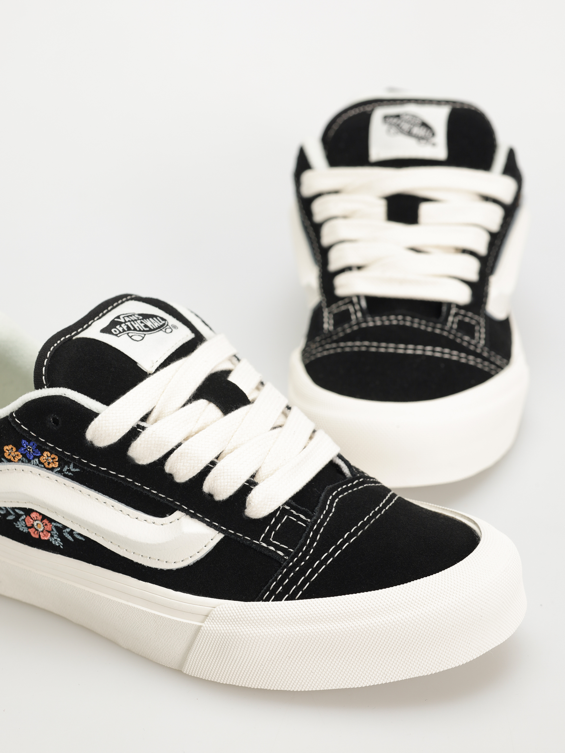 Buty Vans Knu Skool (black floral)