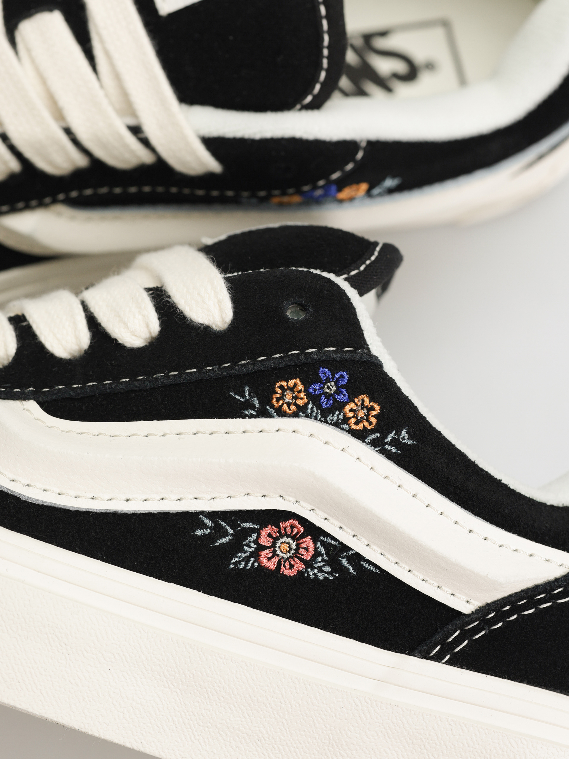 Buty Vans Knu Skool (black floral)